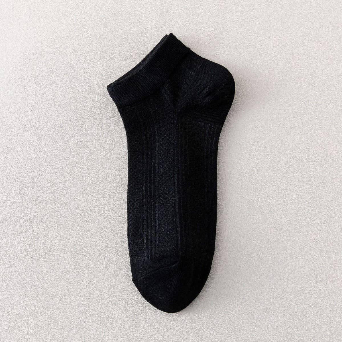 VERSATILE SOLID COLOR COTTON MEN'S SOCKS