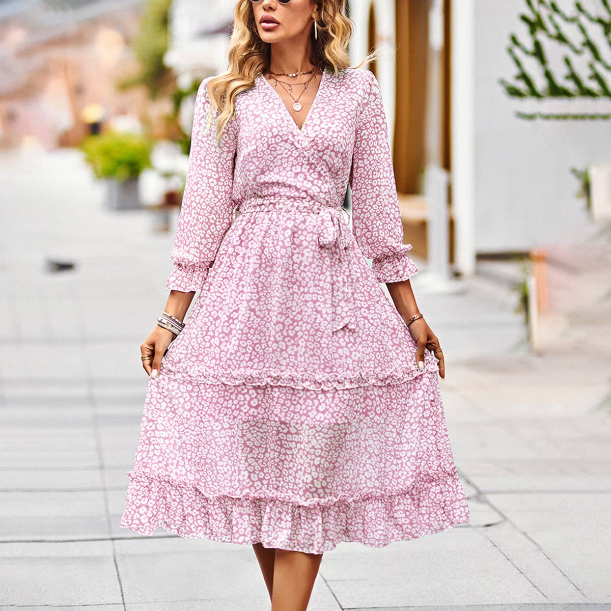 Elegant V-neck seven-point sleeve lace-up dress