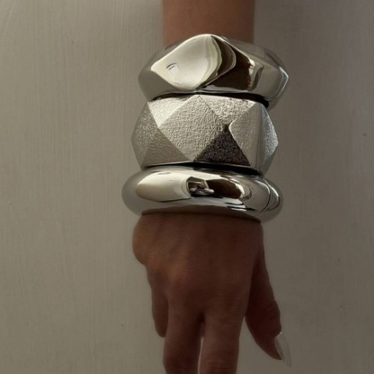 NEW RETRO LUXURY FASHION VERSATILE OPEN BRACELET