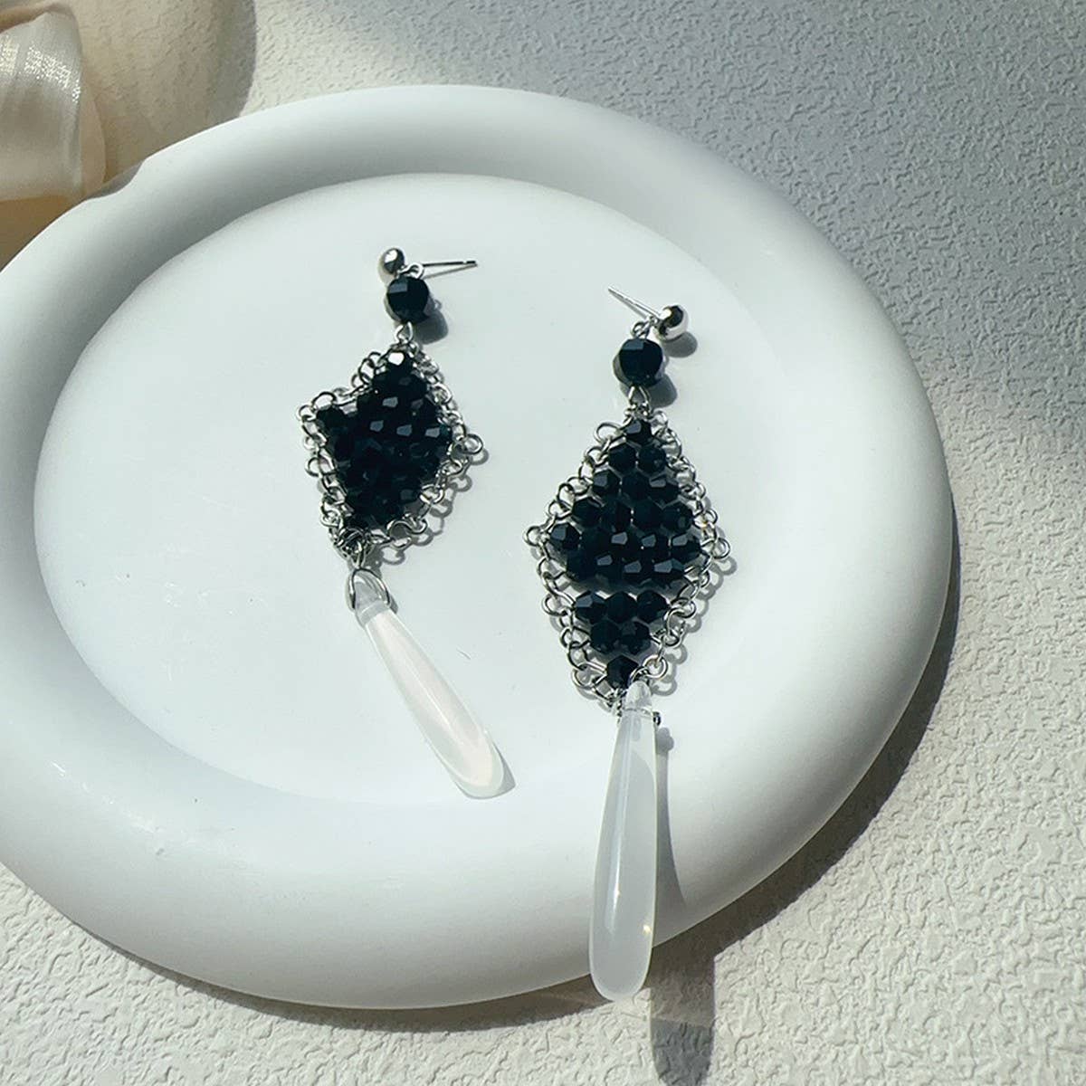 DIAMOND-SHAPED EXAGGERATED WATER DROP EARRINGS