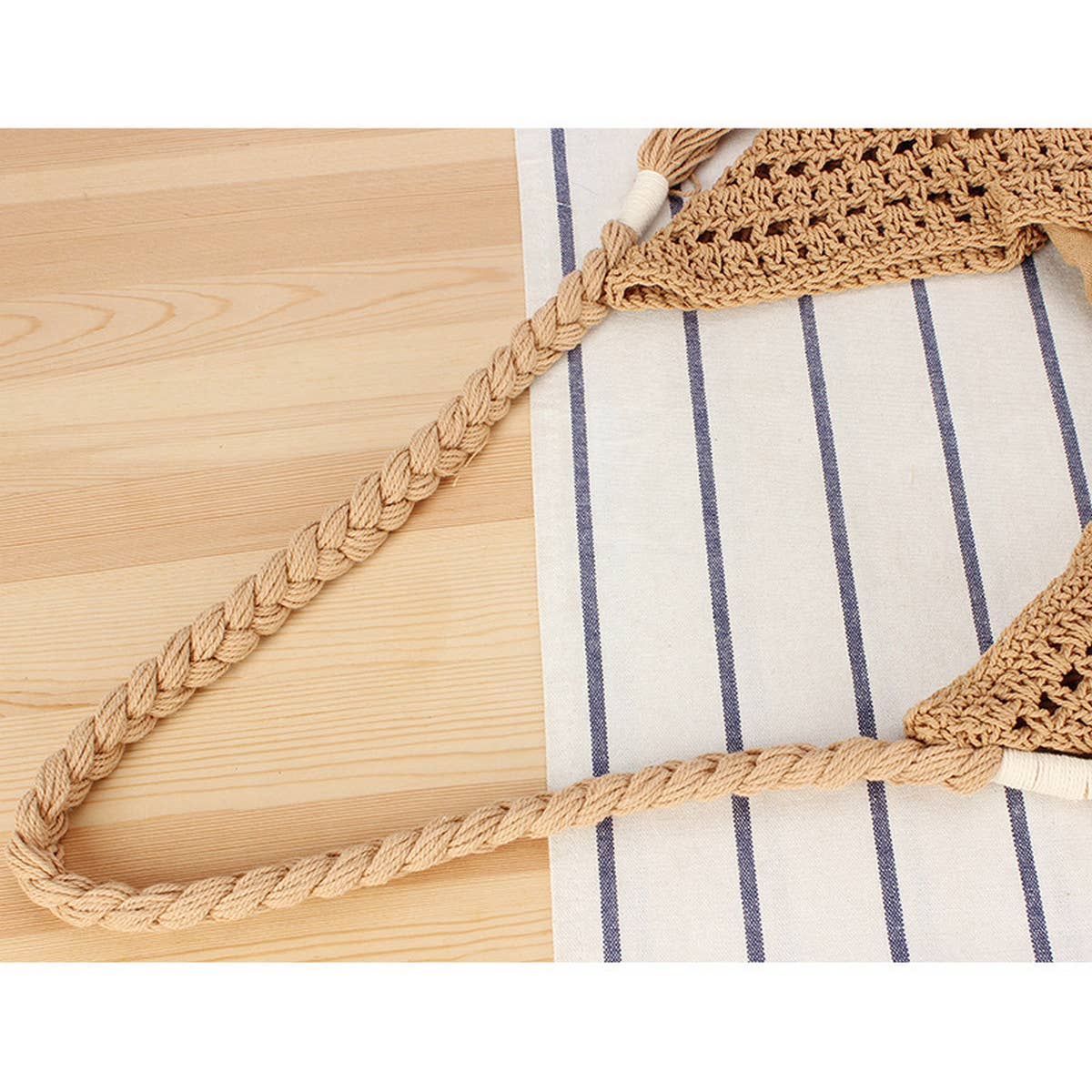 EXQUISITE HOLLOW HAND-WOVEN TRIANGLE BAG_CWAB2030