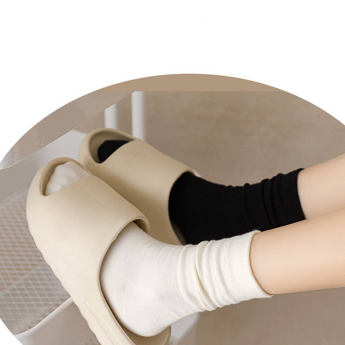 SOLID COLOR BONELESS SOCKS STACKED MID-TUBE SOCKS_CWMS1116