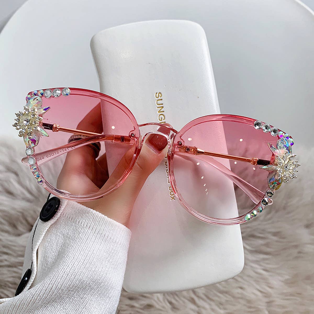 WOMEN FASHIONABLE ANTI-UV RHINESTONE SUNGLASSES