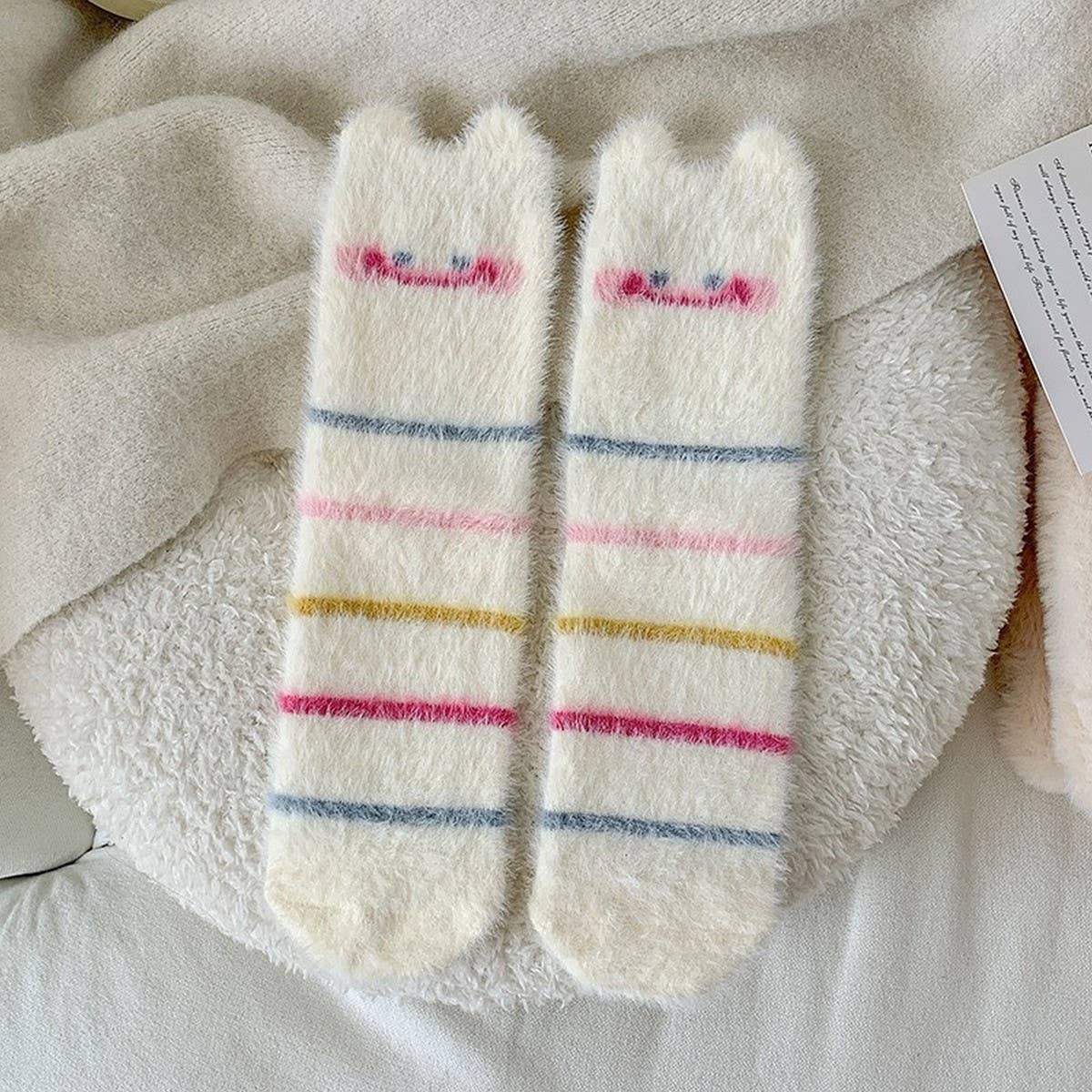 WARM AND CUTE POLKA DOT HOME SLEEPING SOCKS