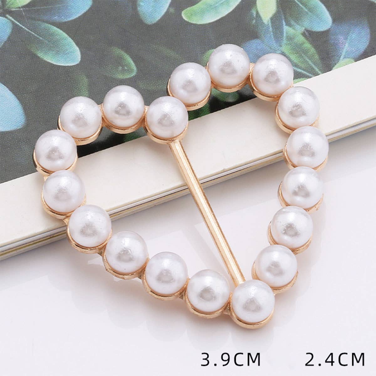 HEART-SHAPED METAL PEARL INLAID SCARF RING