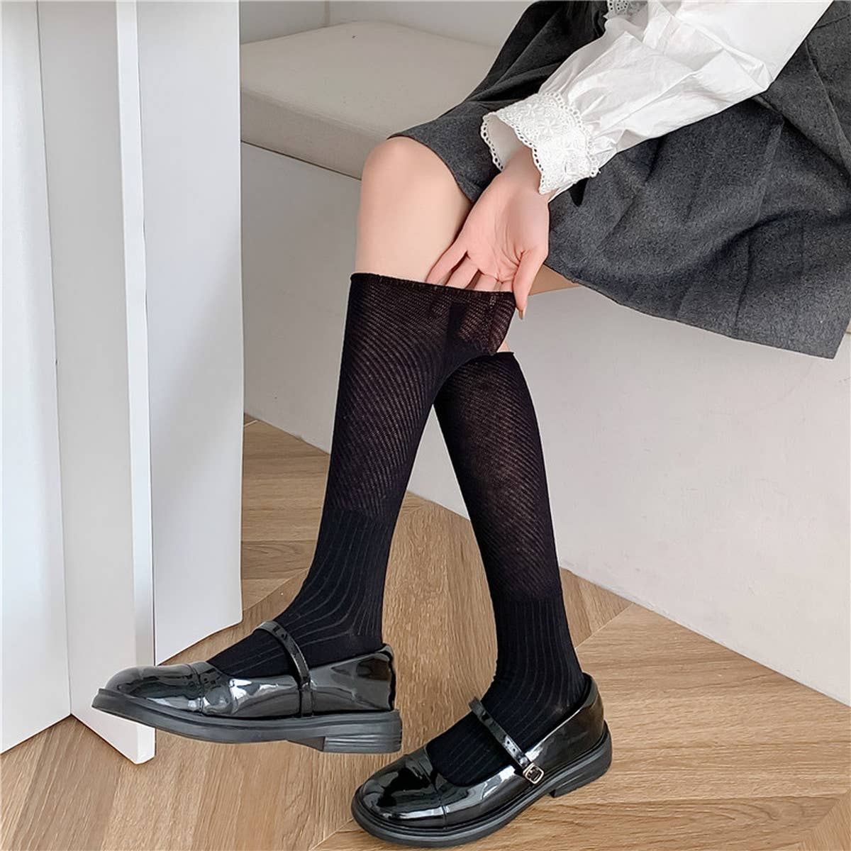 WOMEN BREATHABLE MESH MID-LENGTH COTTON SOCKS