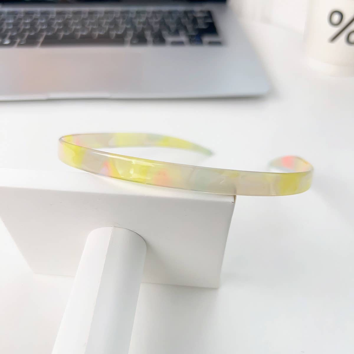 High-end sunglasses and acetic acid hair band