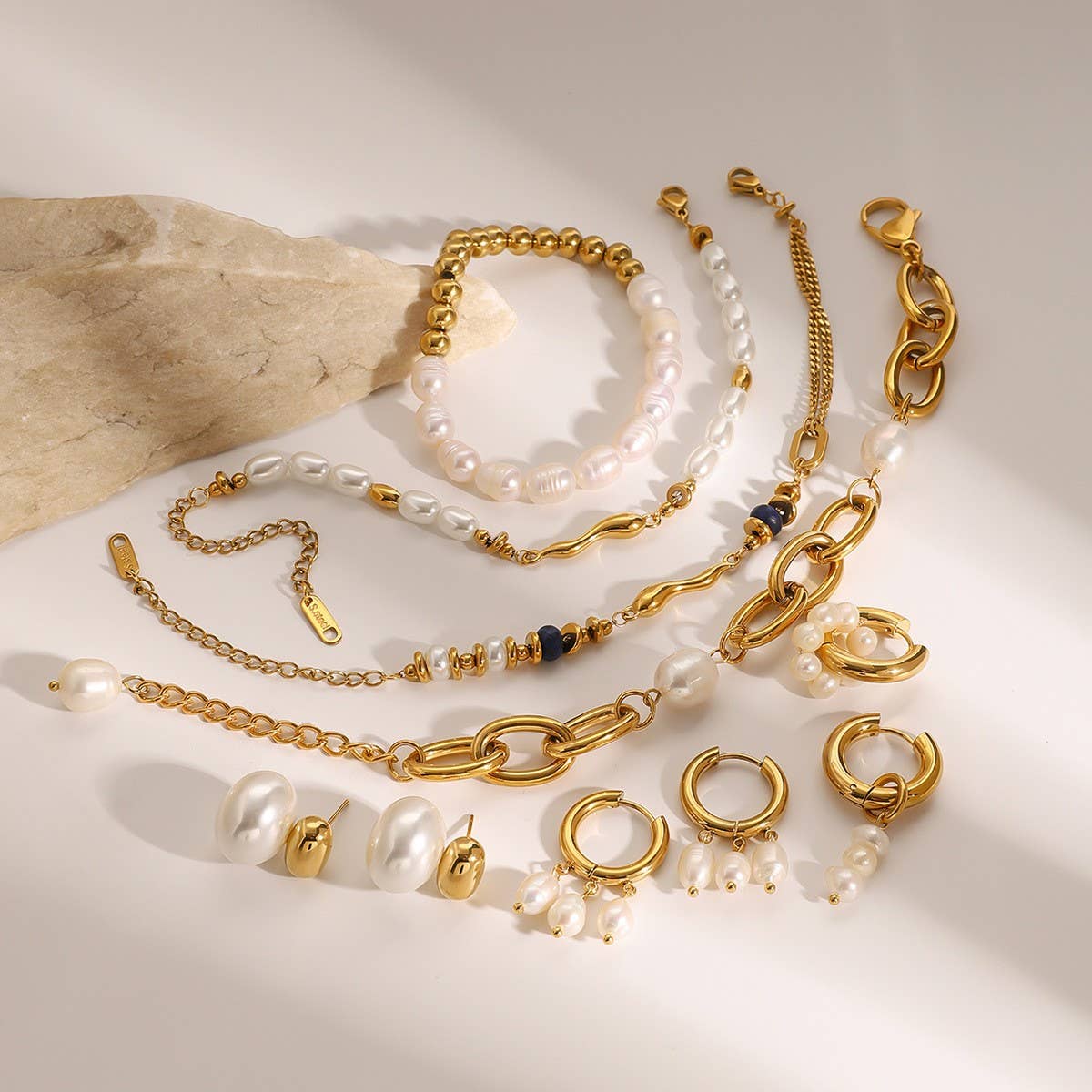 Elegant Pearl Bracelet and Stud Earrings Set