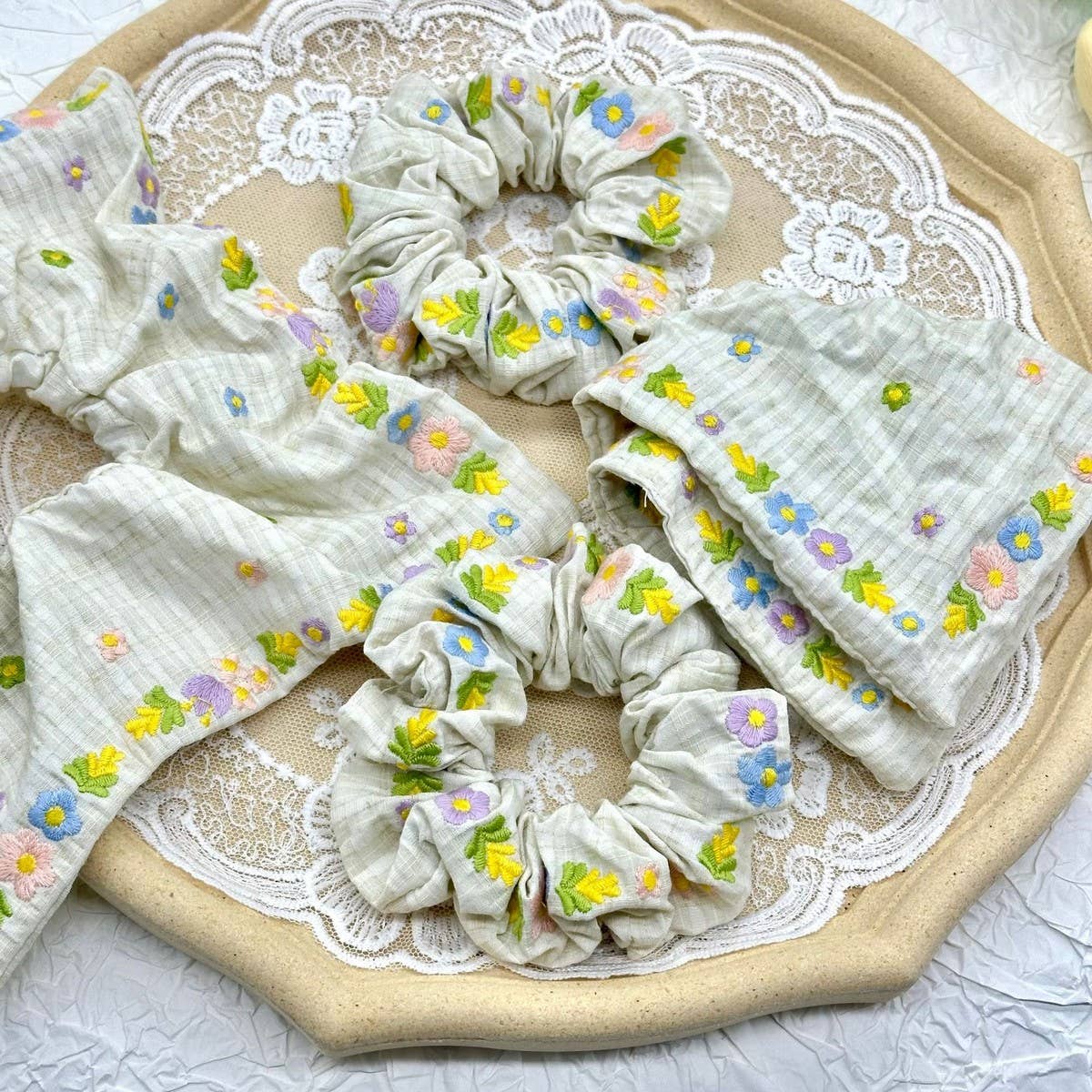 DOUBLE-SIDED EMBROIDERED FLOWER HEADBAND