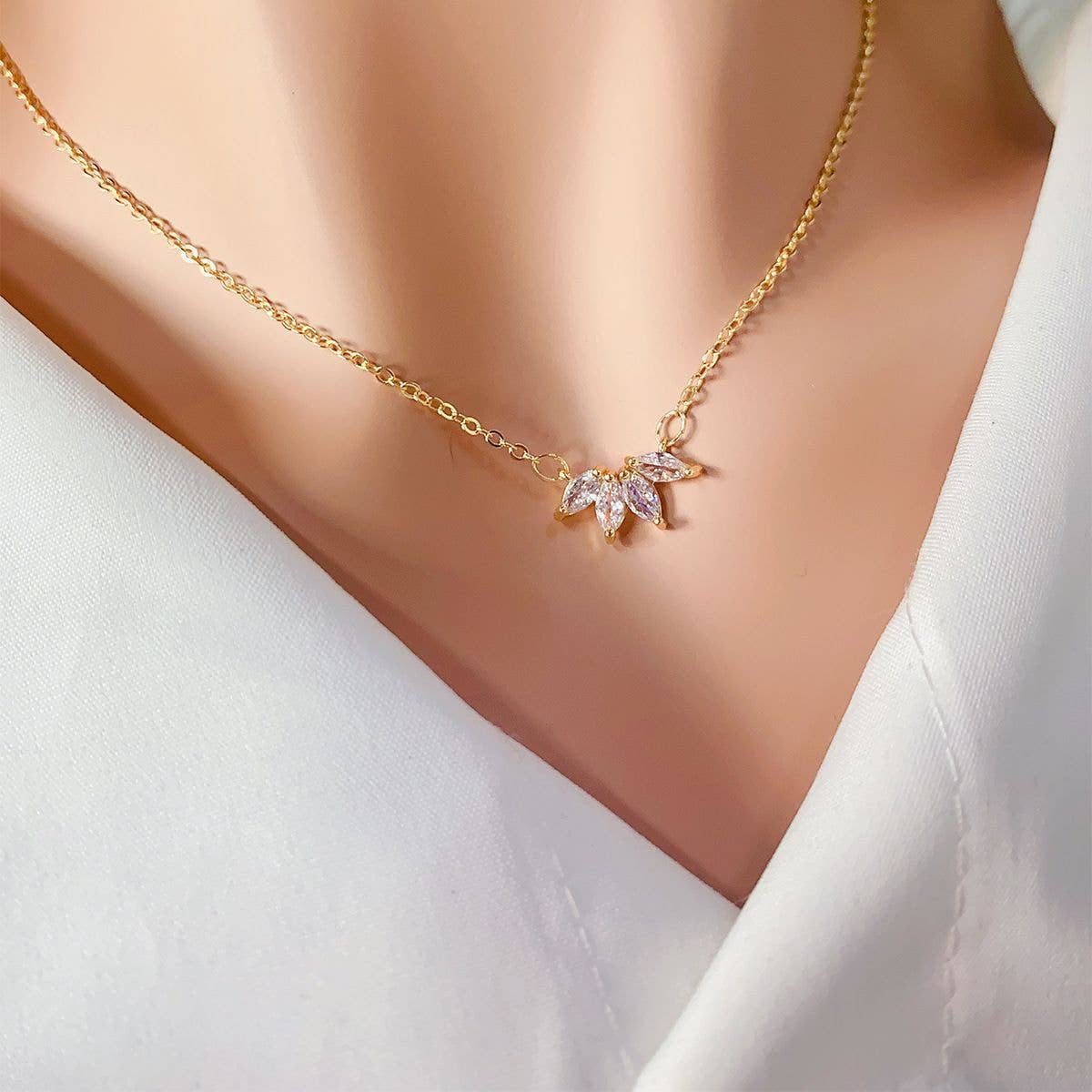 Cross necklace is a full diamond collarbone chain