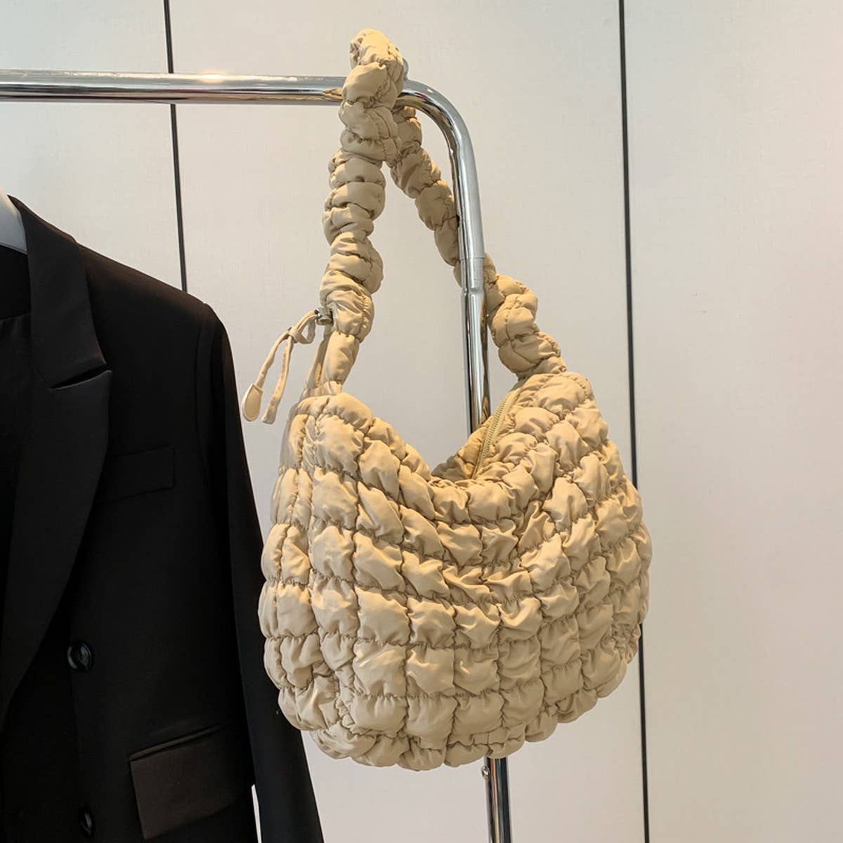 Cloud Pouch Shoulder Crossbody Bag_CUAB00499