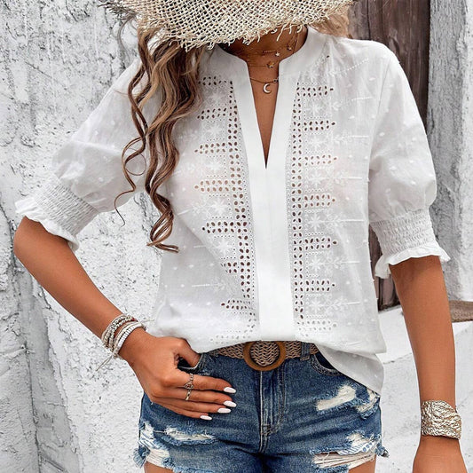 Women¡¯s V-Neck Puff Sleeve Lace Pom-Pom T-Shirt