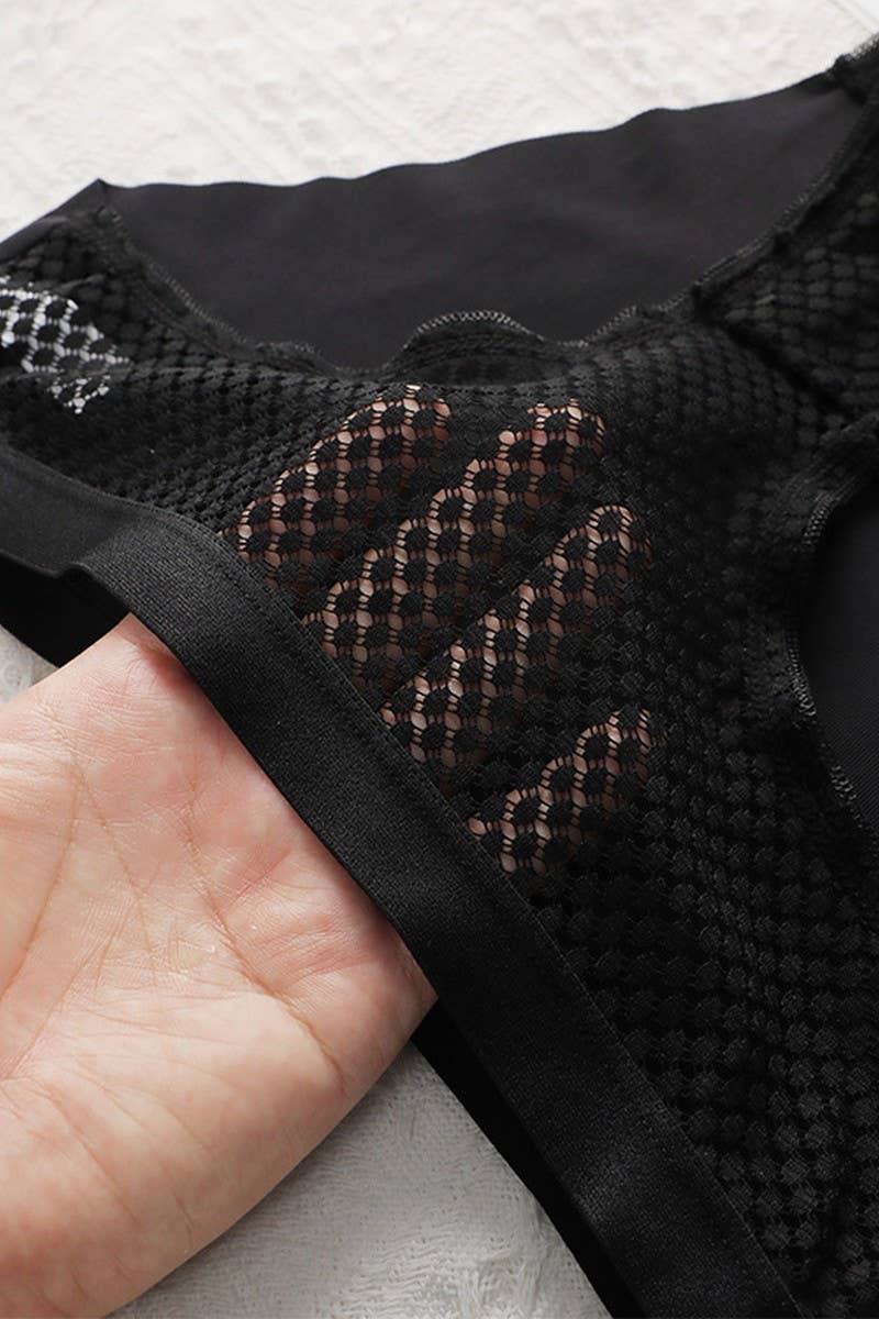 CWMU00302_SEAMLESS MESH LOW-RISE SOLID TRIANGLE PANTIES