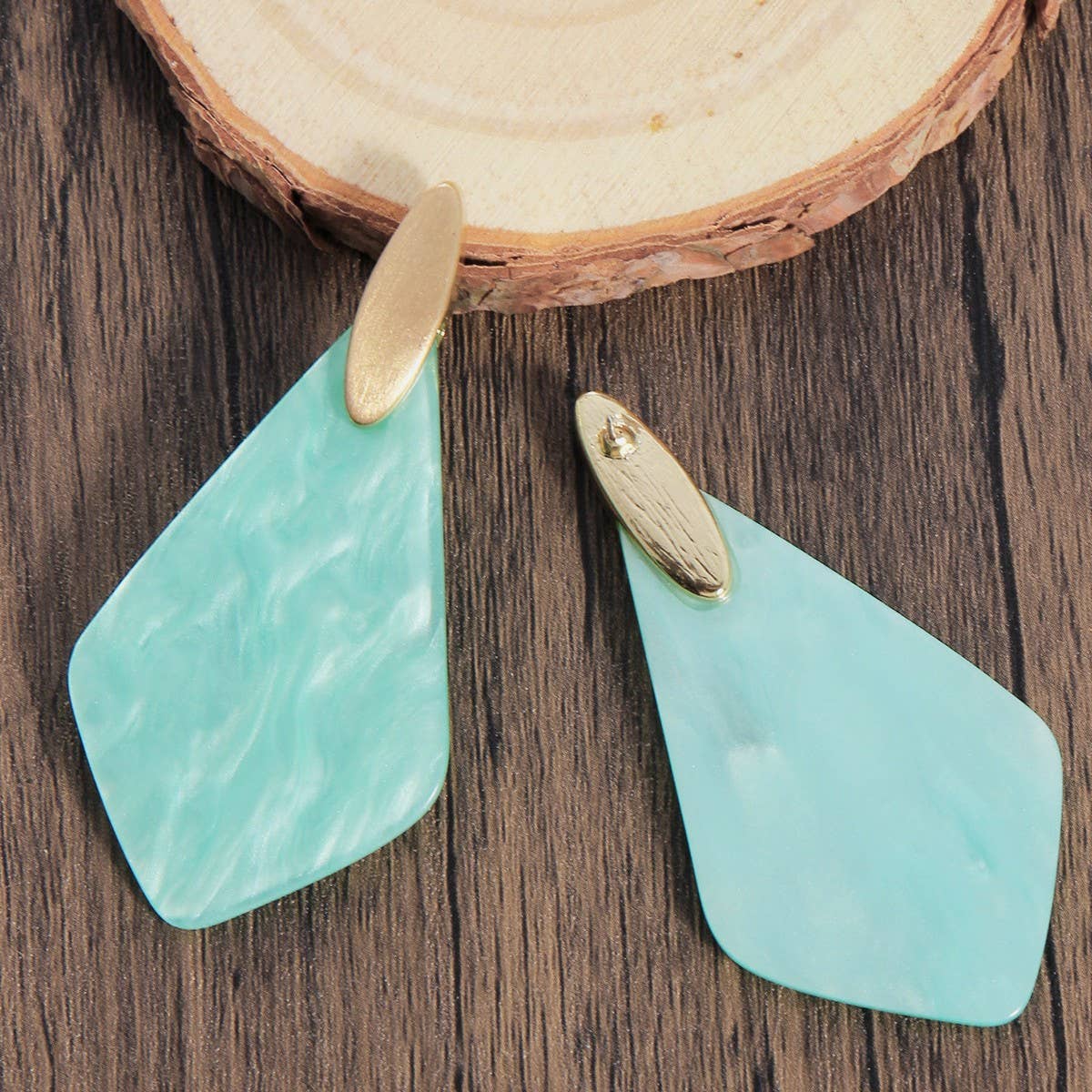 NEW HIGH-END AND VERSATILE EARRINGS