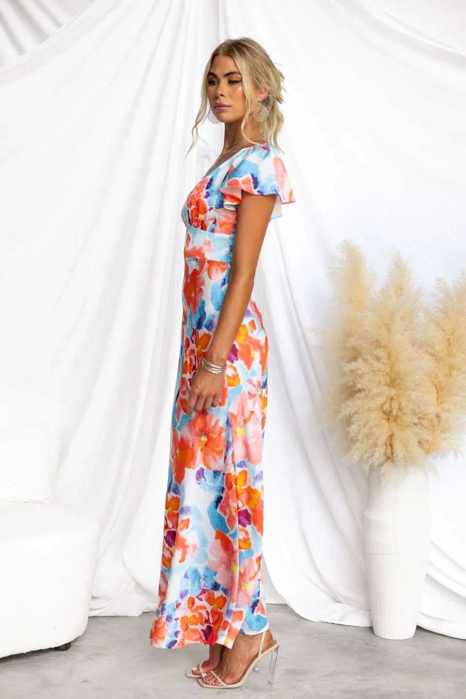 Sweet V-neck long dress with lotus sleeves