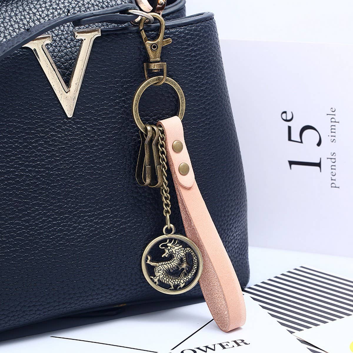 CREATIVE RETRO CAR PENDANT COWHIDE KEYCHAIN