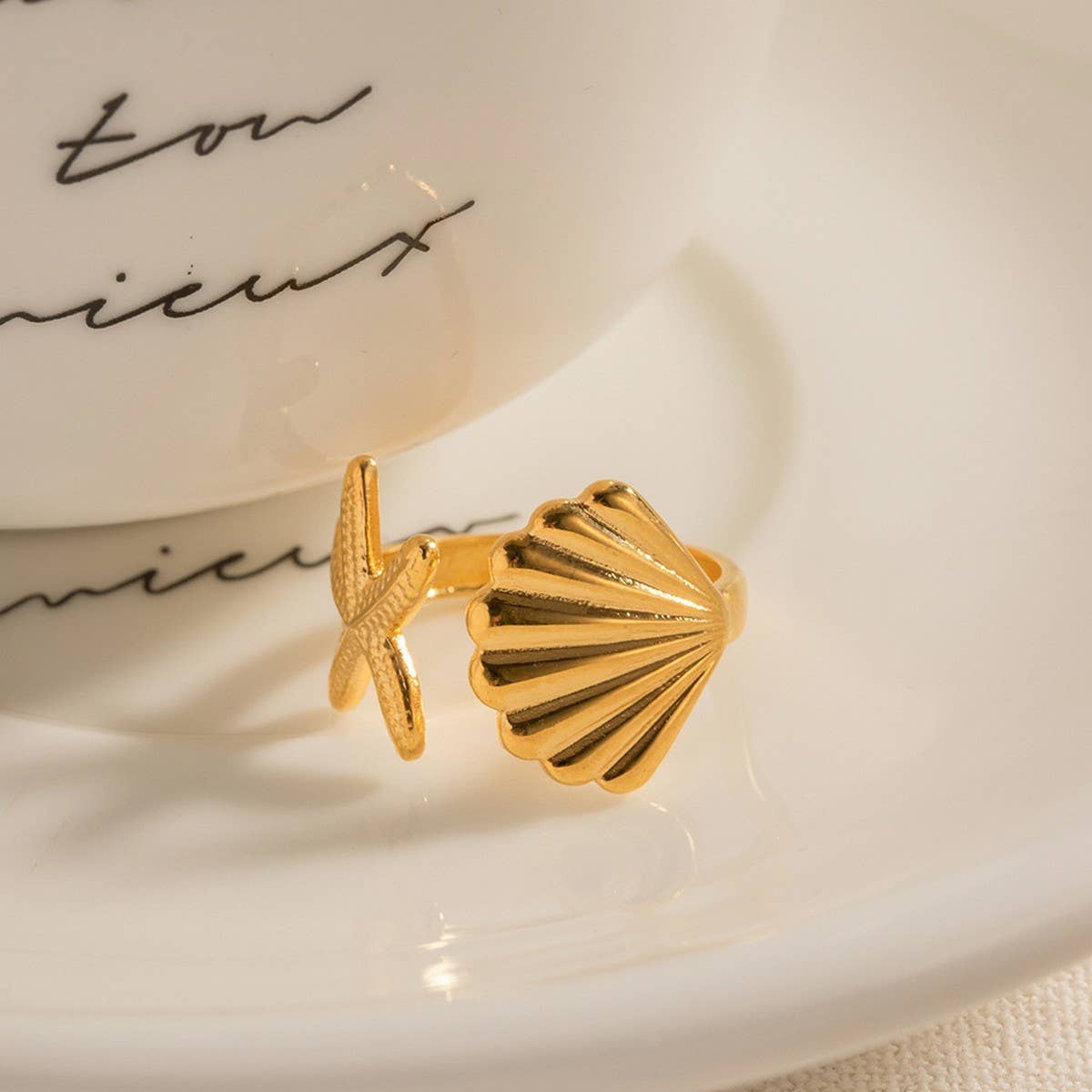OCEAN SERIES 18K GOLD STAINLES STEEL STARFISH RING_CWAJE1228
