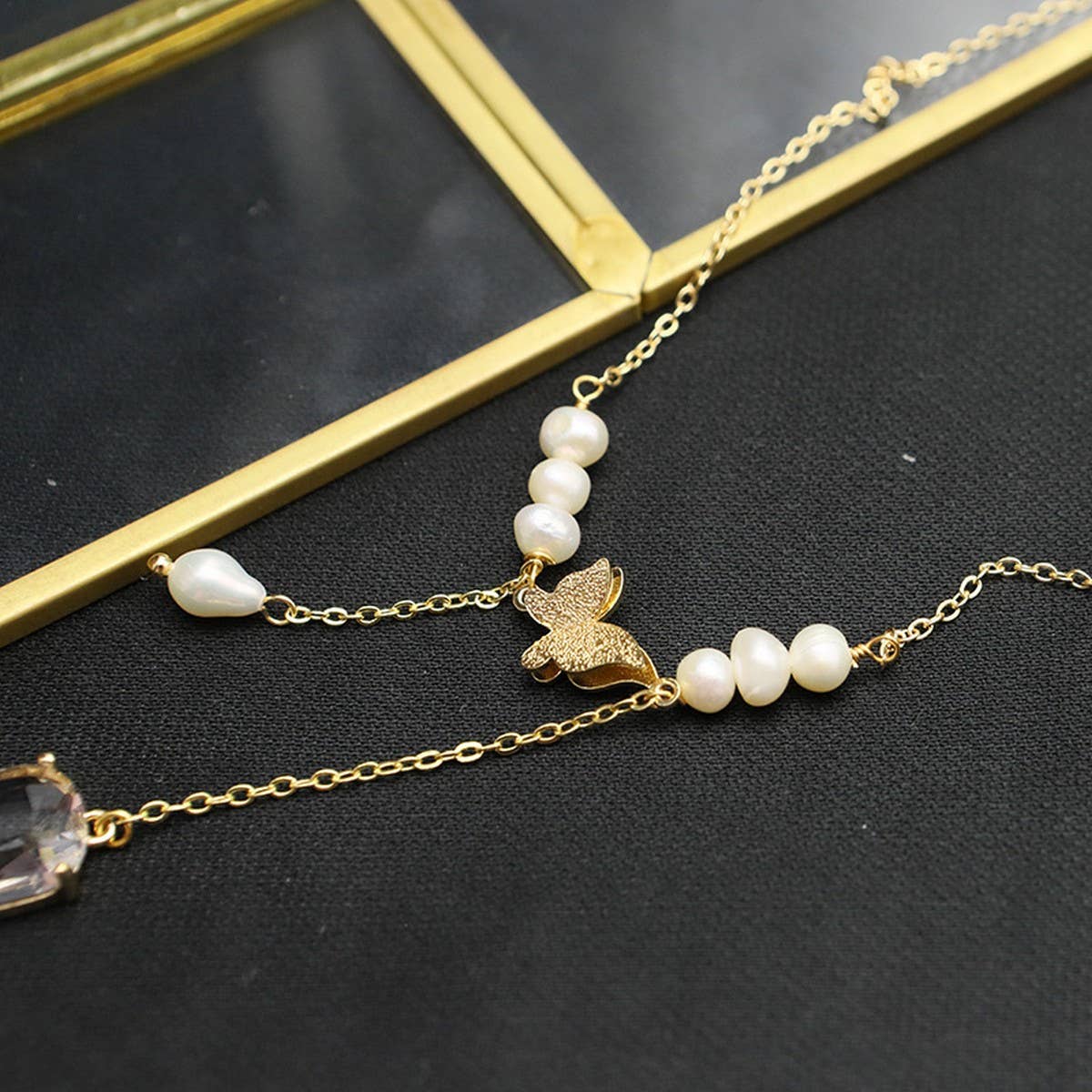 VERSATILE RETRO BUTTERFLY PEARL NECKLACE FOR WOMEN