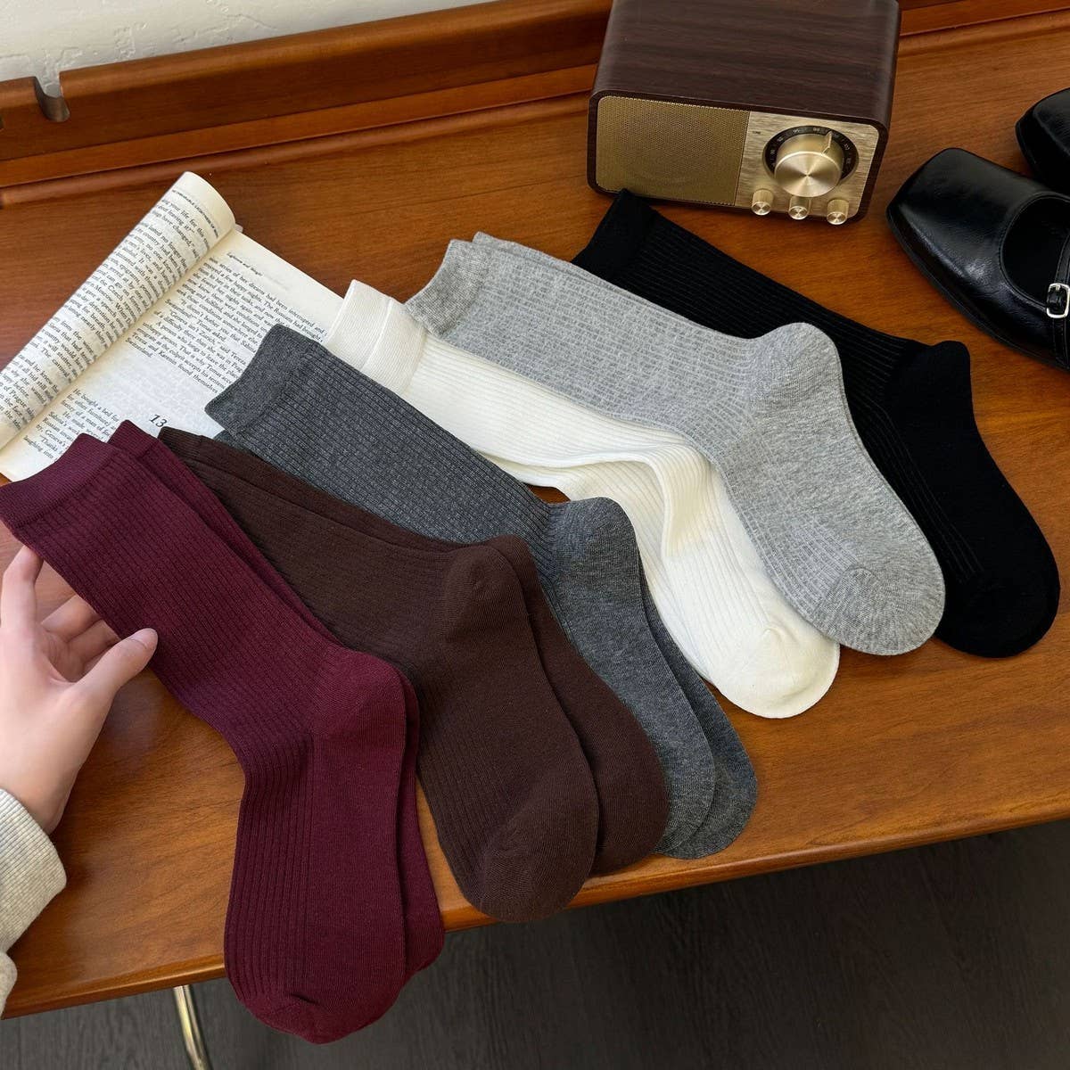 NEW COTTON VERTICAL STRIPED BONELESS PILE SOCKS