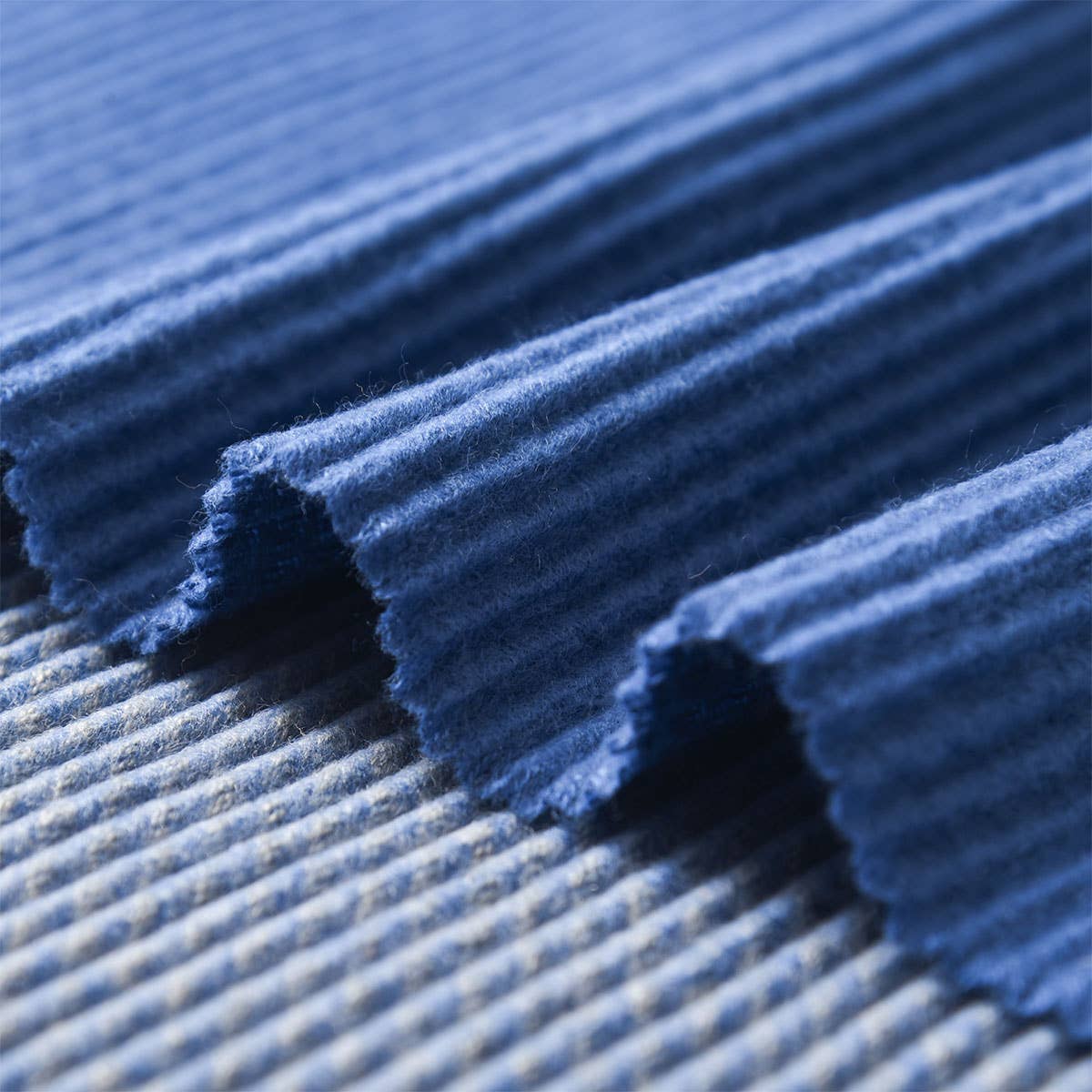 Double-Sided Crinkle Scarf - Elegant Winter Wrap