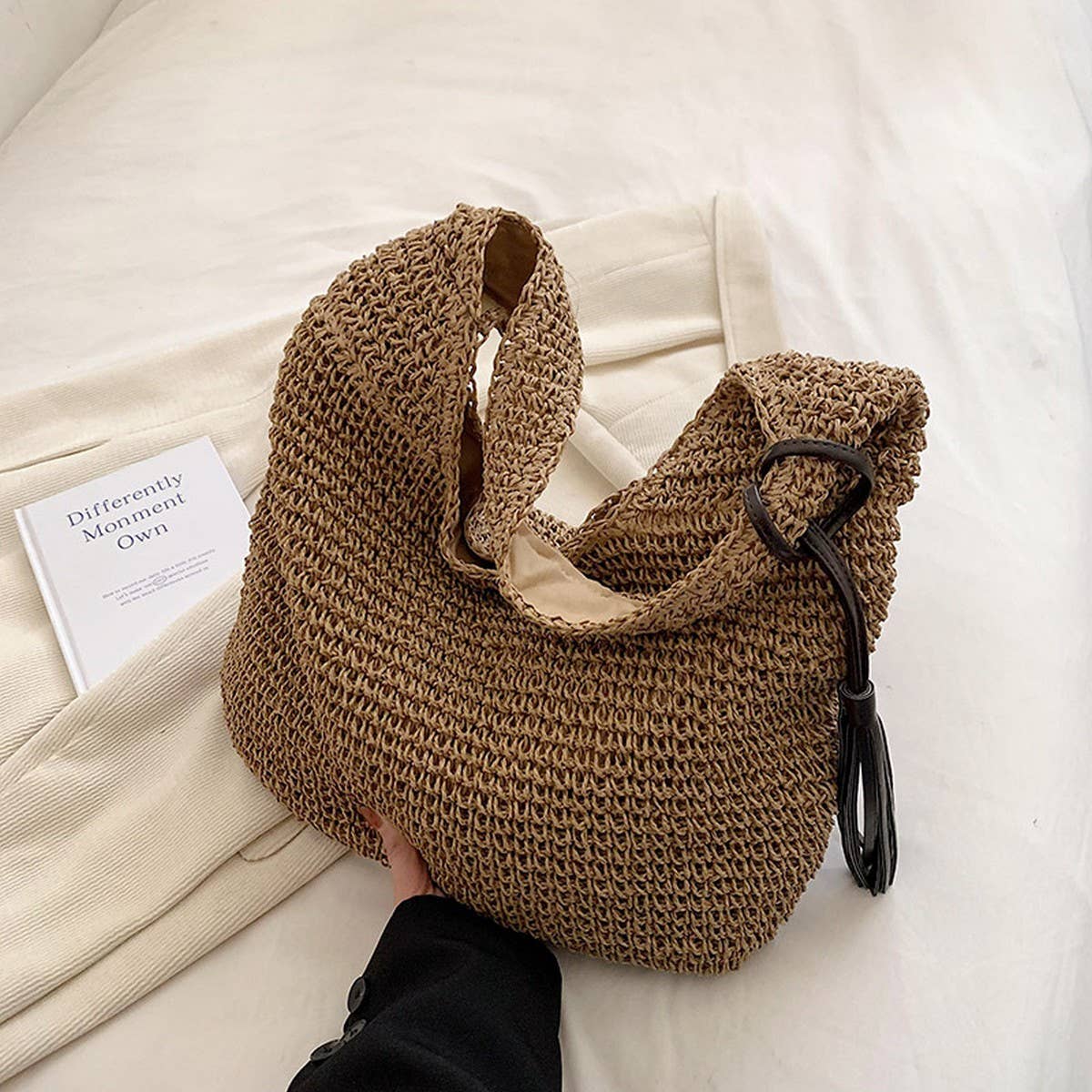 FASHIONABLE AND SIMPLE SHOULDER WOVEN BAG_CWAB2313