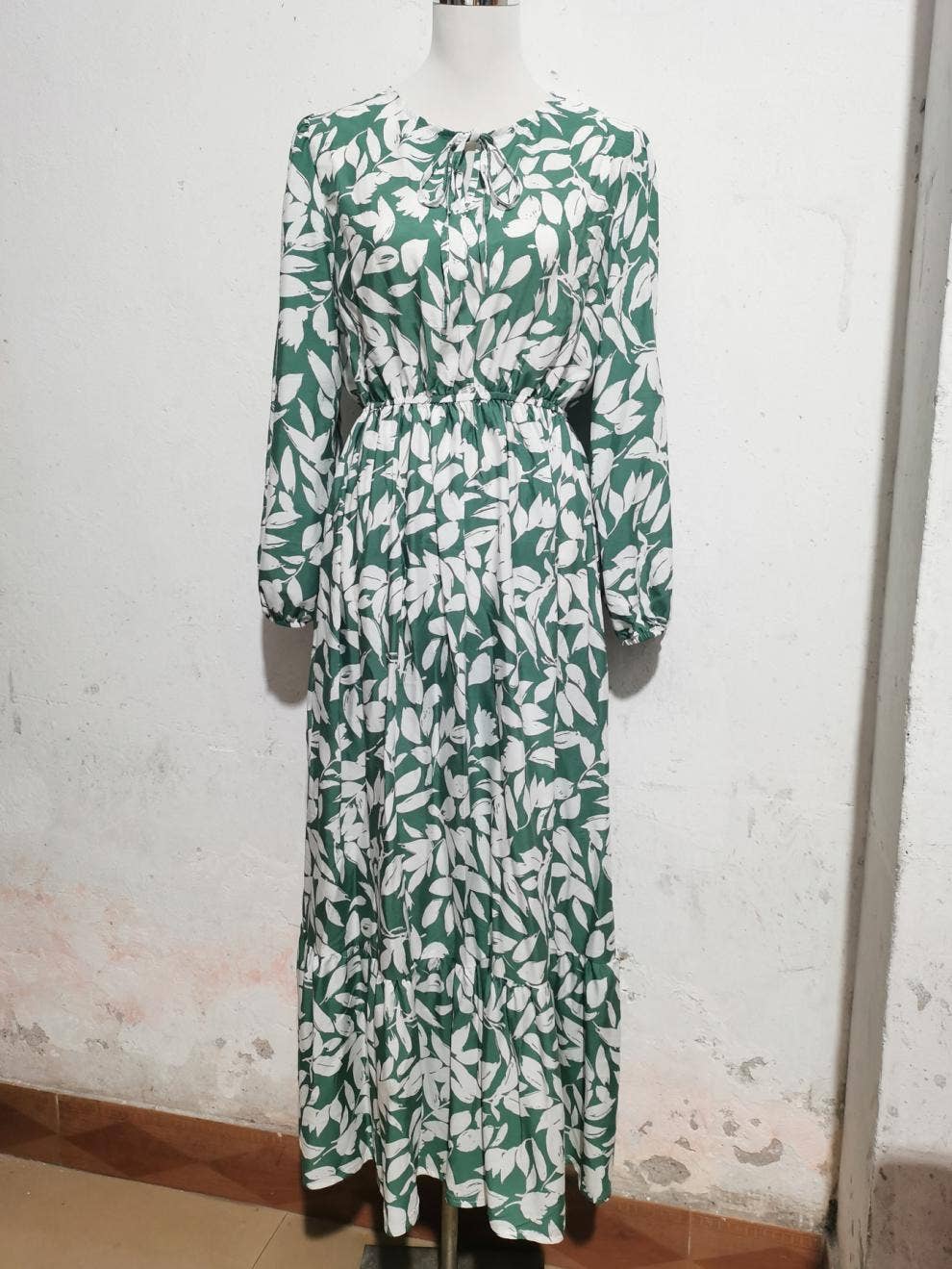 Loose mid-length swing dress with bow neckline