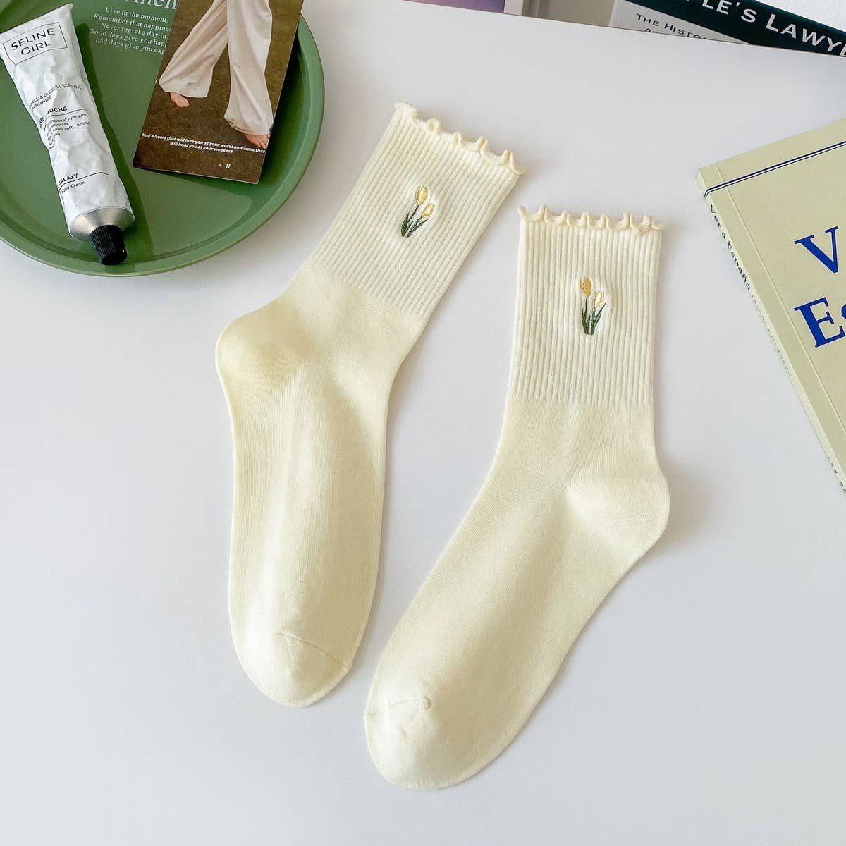 NEW ARRIVAL EMBROIDERED TULIP LACE MID-CALF SOCKS