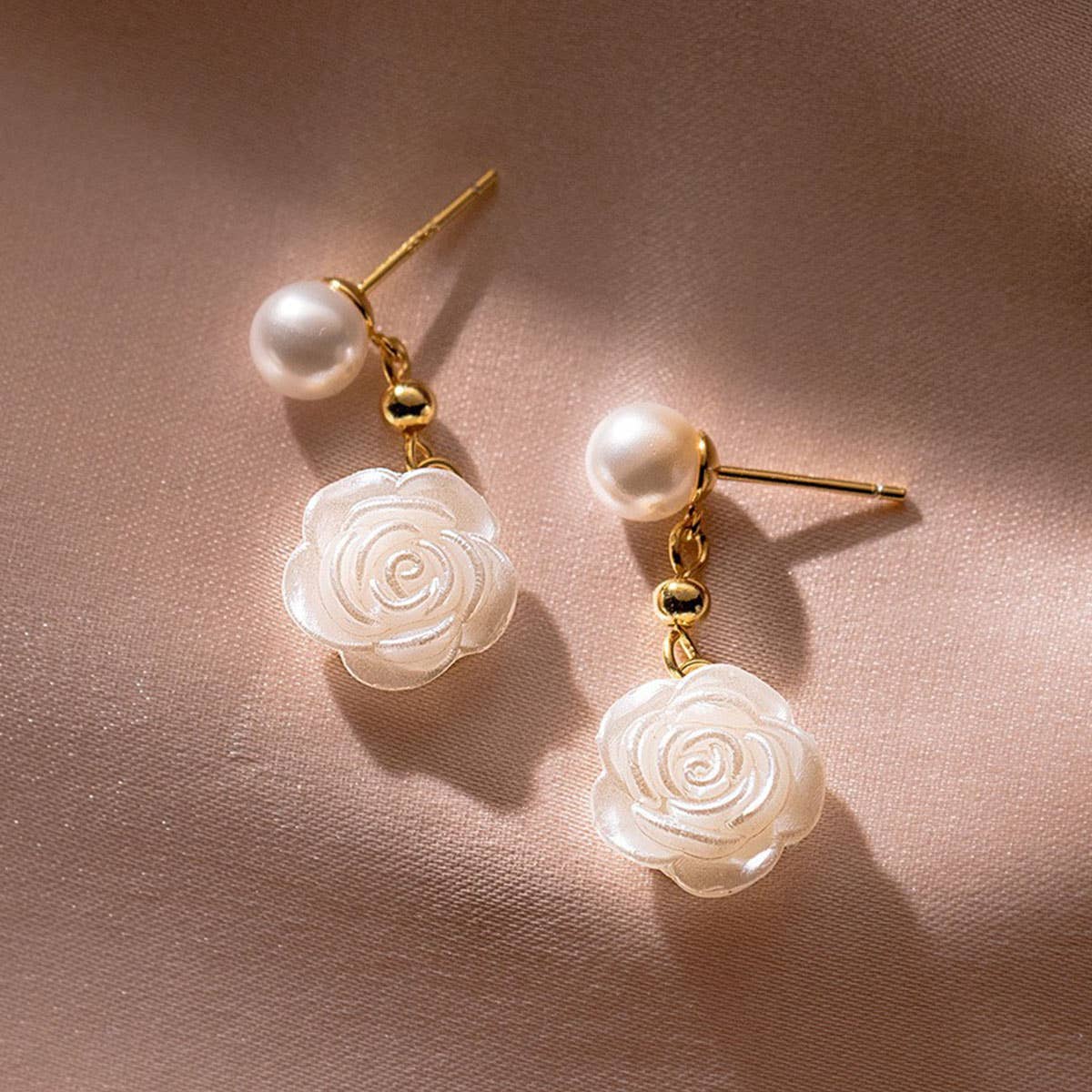 S925 Silver needle freshwater pearl stud earrings