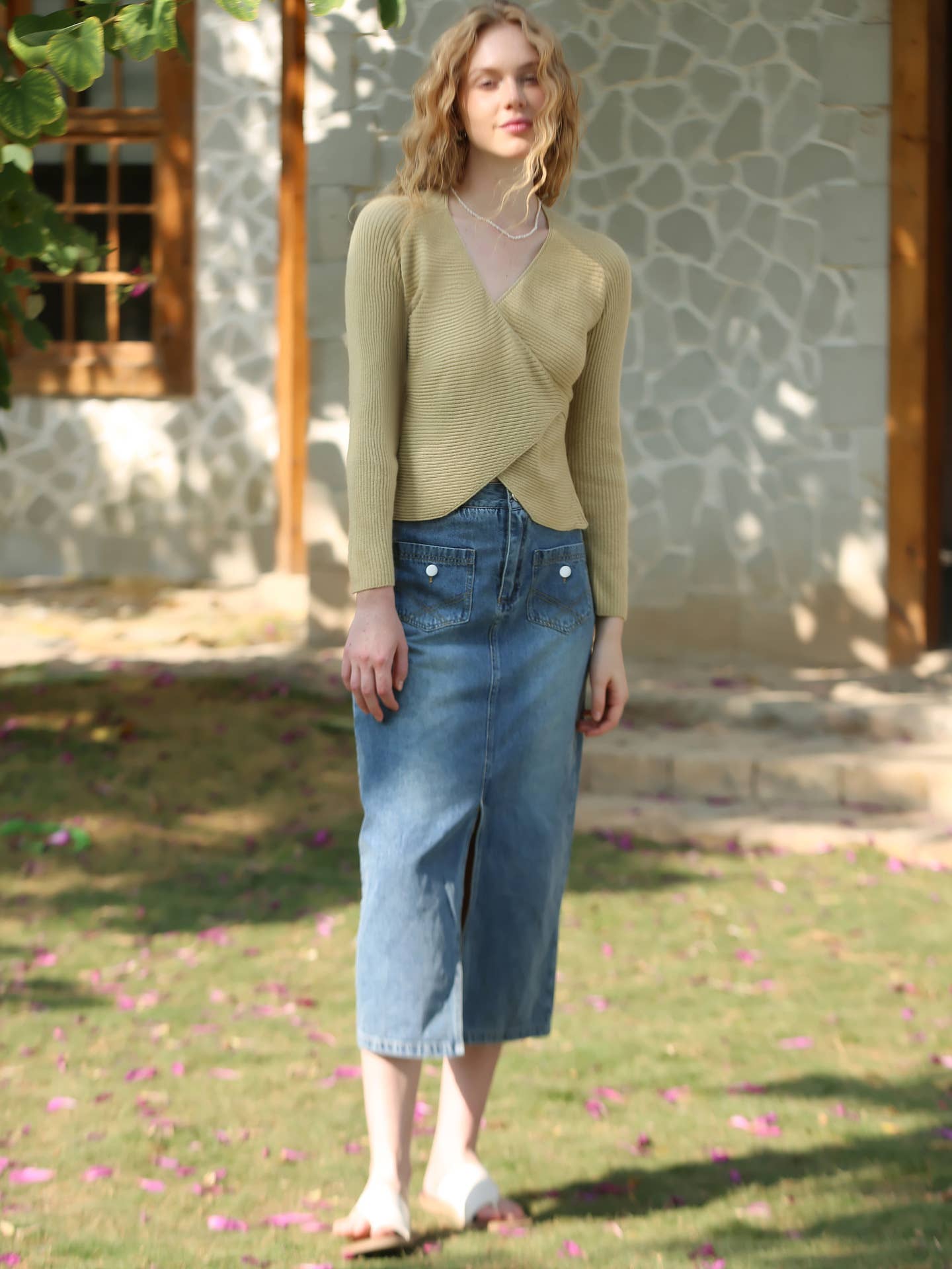 V-neck wool blend short French knitted sweater