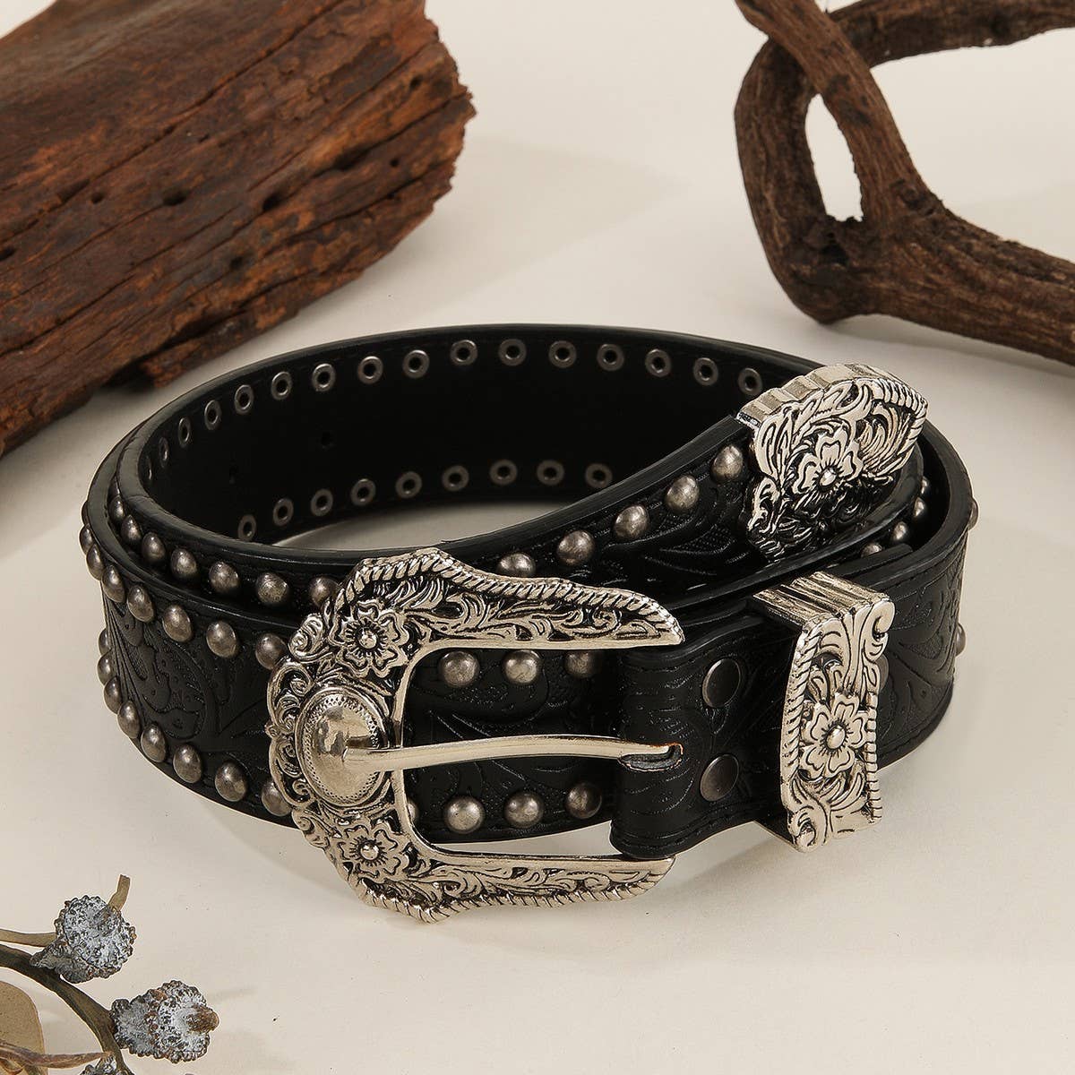 METAL VINTAGE DISTRESSED RIVET EMBOSSED BELT