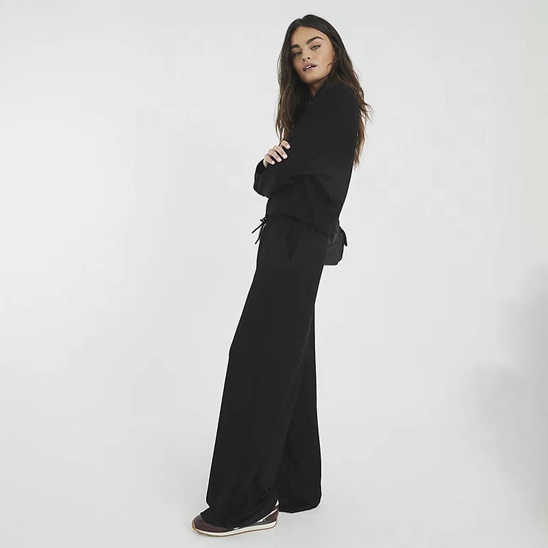 Round-neck straight-leg tie long pants set