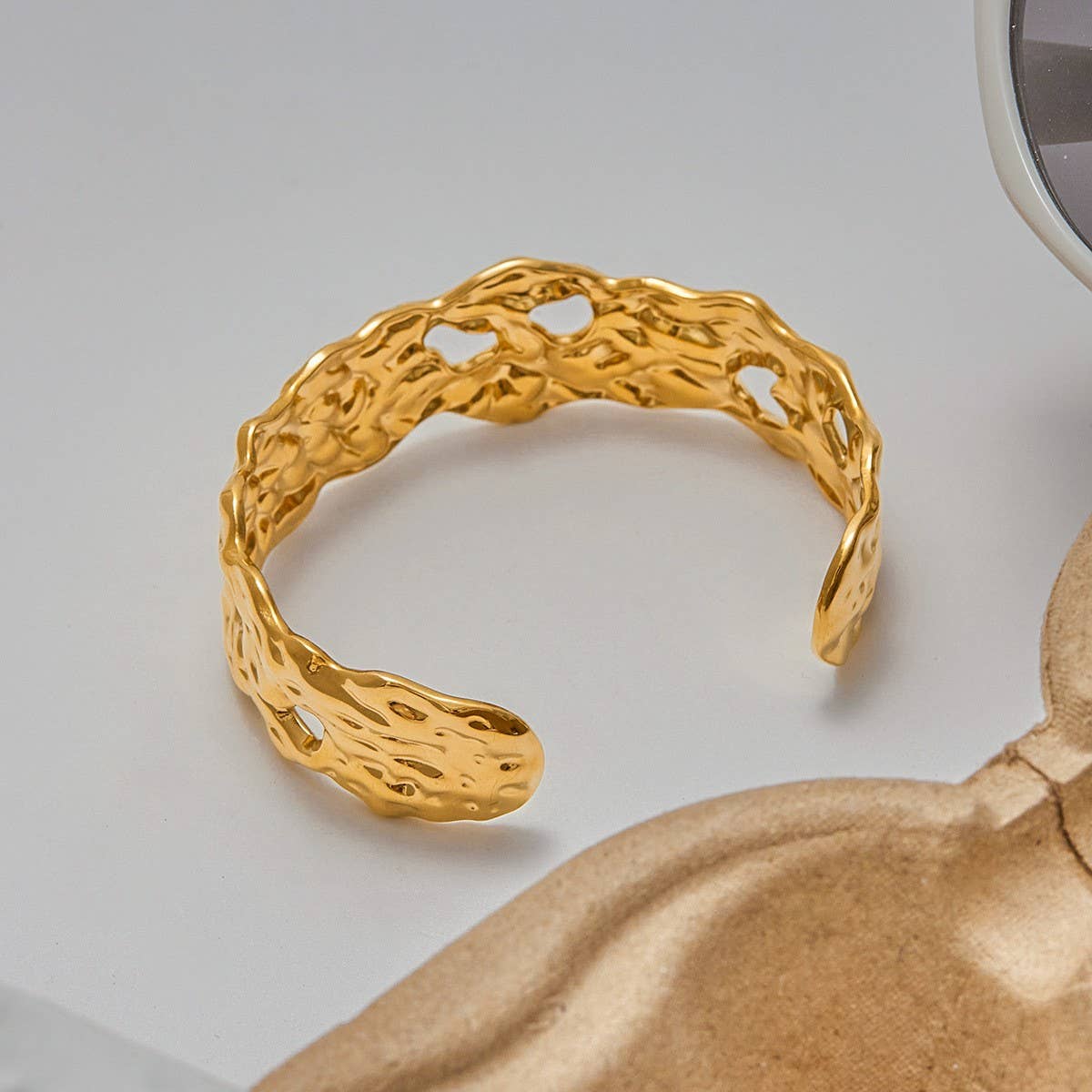 18K Gold Hammered Open Cuff in Stainless Steel_CWAJE4784