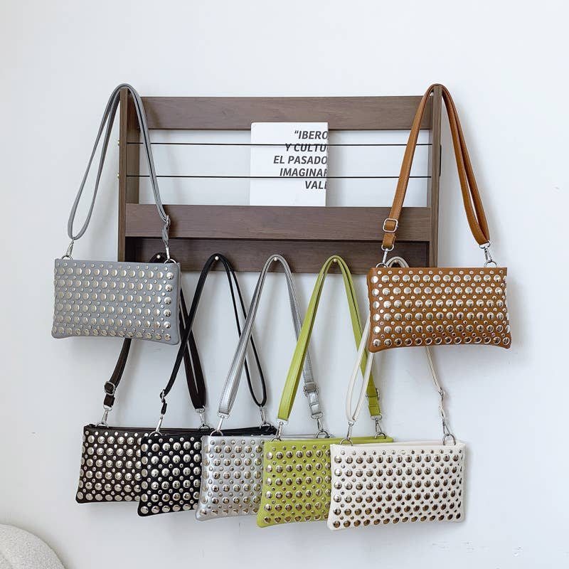 Personalized trendy riveted single-shoulder bag