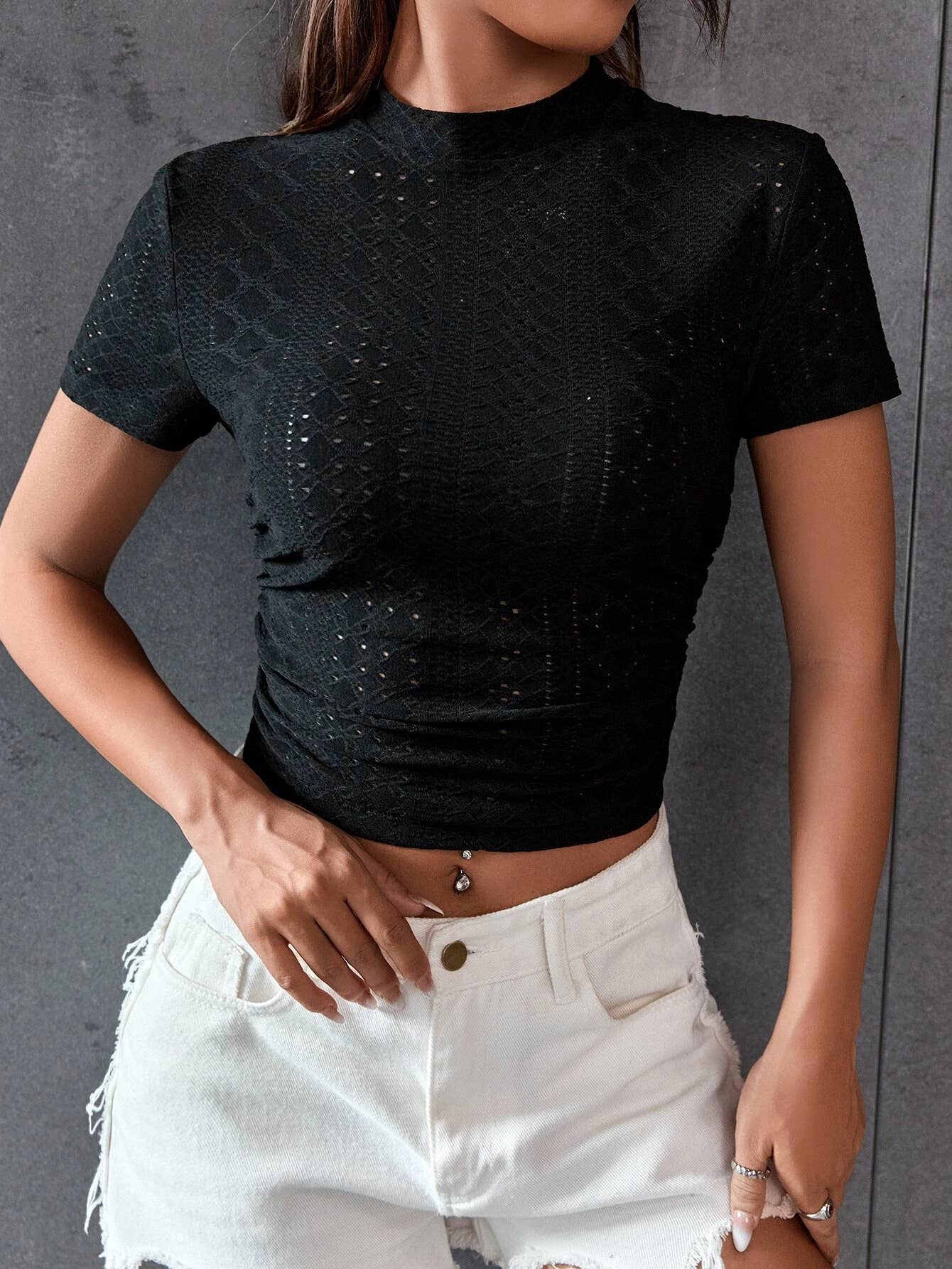 Slim solid color short sleeve drape crop T-shirt