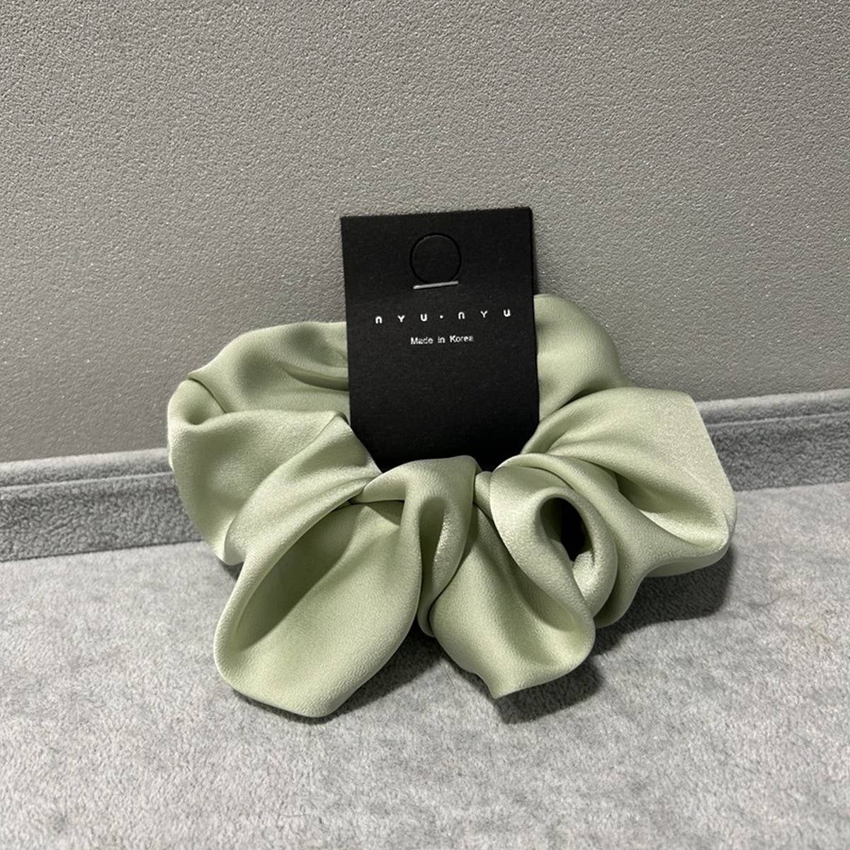GENTLE AND ELEGANT FRENCH HAIR SCRUNCHIES_CWAHA1737
