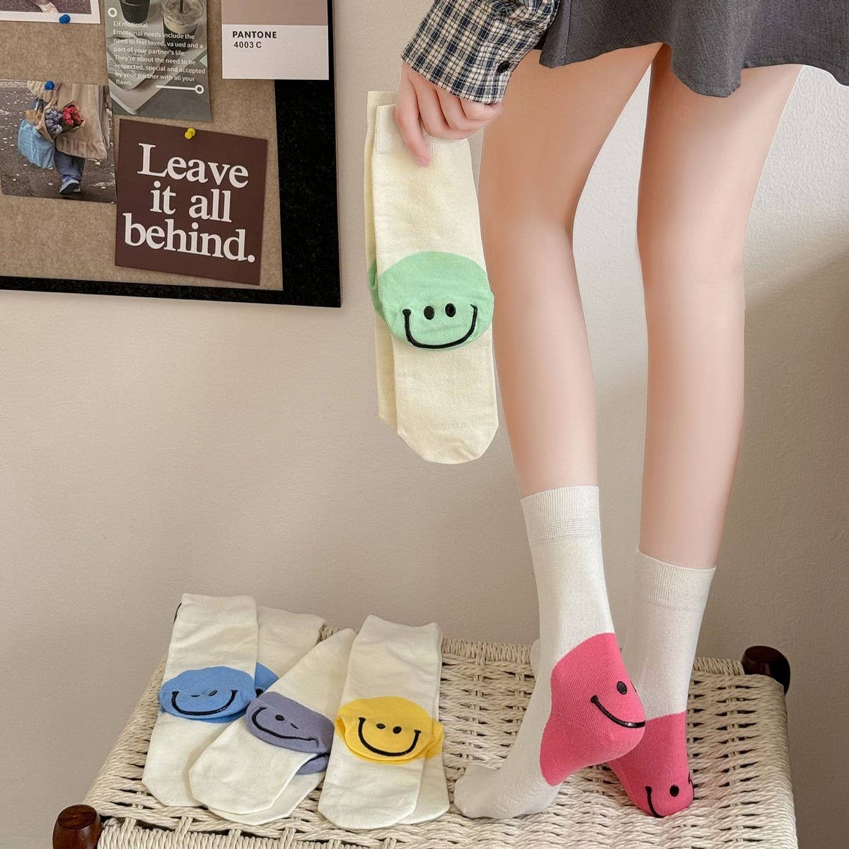 NEW HOT STAMPING SMILEY FACE SOCKS