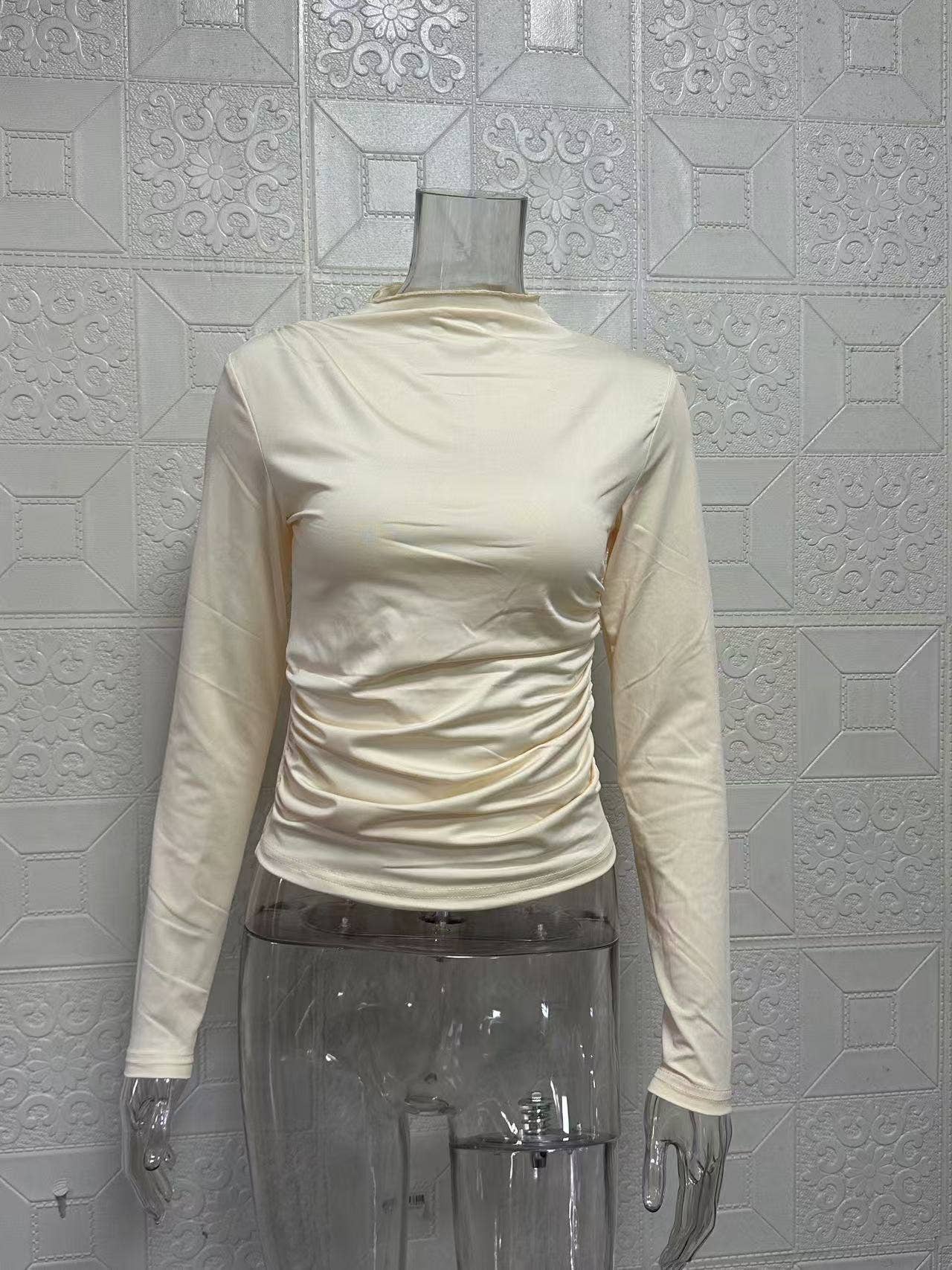 Solid-color fitted, pleated long-sleeved T-shirt