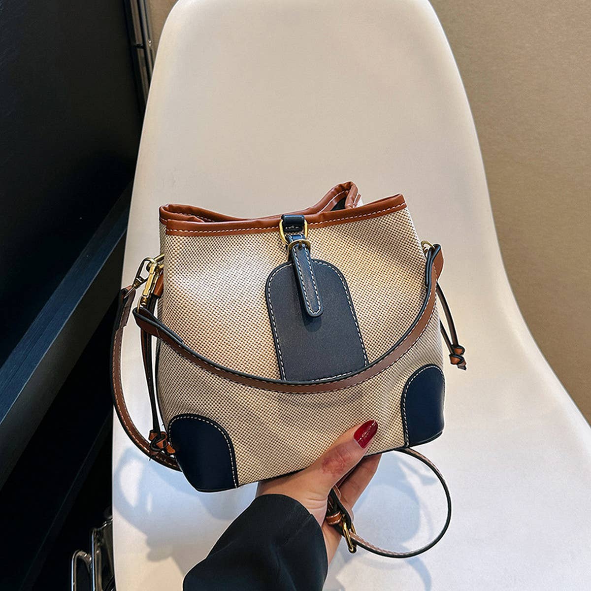 CANVAS CONTRAST BUCKET BAG SHOULDER BAG_CWAB1589