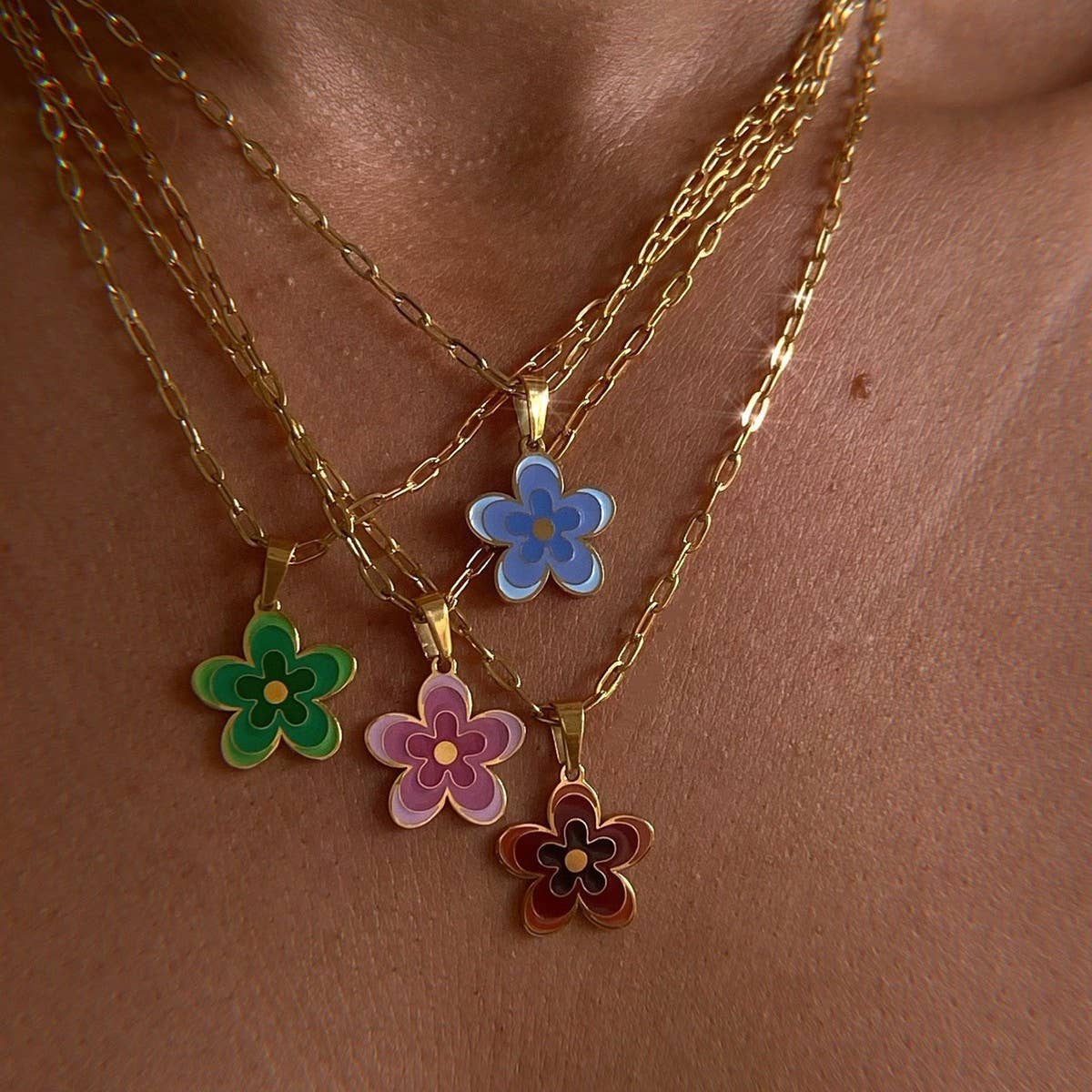MULTI-LAYERED OIL DRIPPING FLOWER PENDANT NECKLACE
