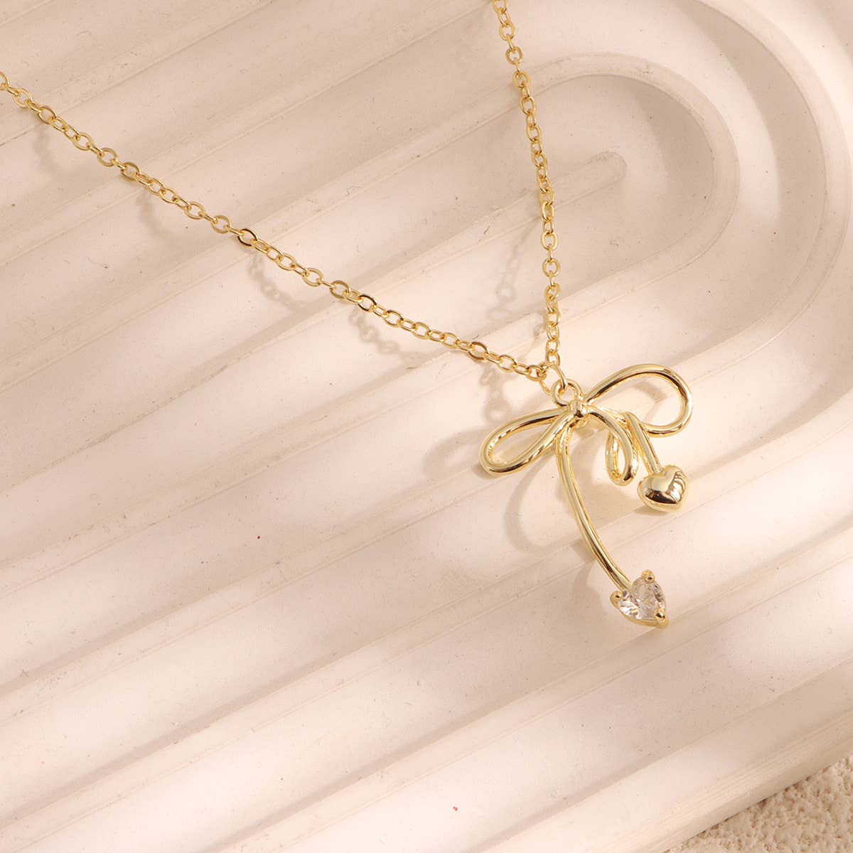 Copper-plated bow collarbone necklace