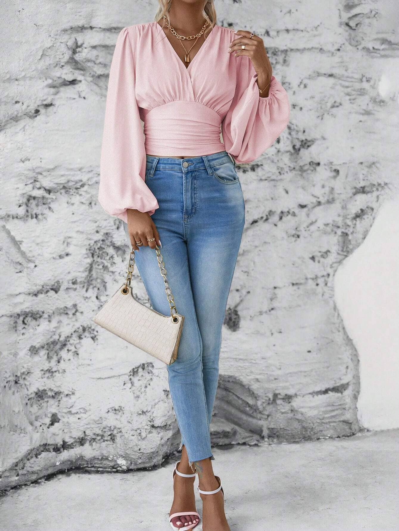 WAISTBAND V-NECK SLEEVED RUFFLED LONG-SLEEVED TOP