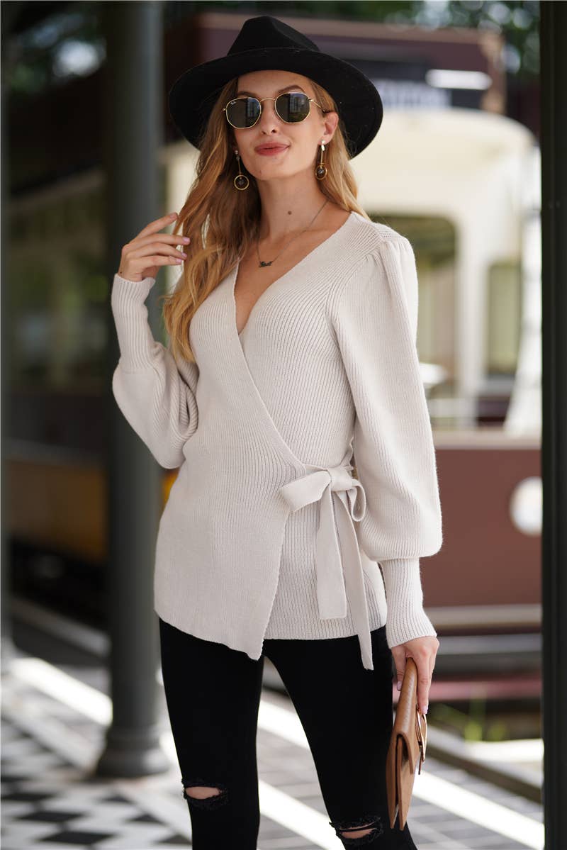 Lace-up V-neck sweater with loose temperament