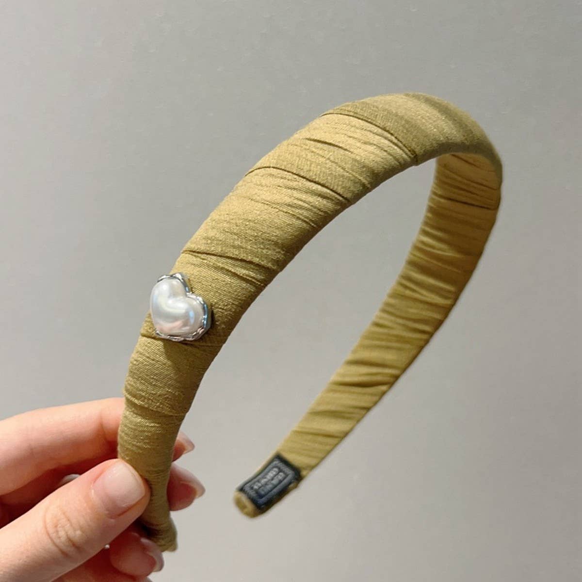 TEMPERAMENT LOVE HEART PLEATED HEADBAND