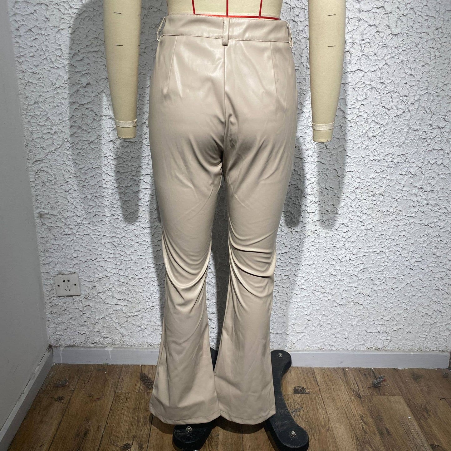 SOLID COLOR PU LEATHER SLIM MICRO-CROPPED PANT