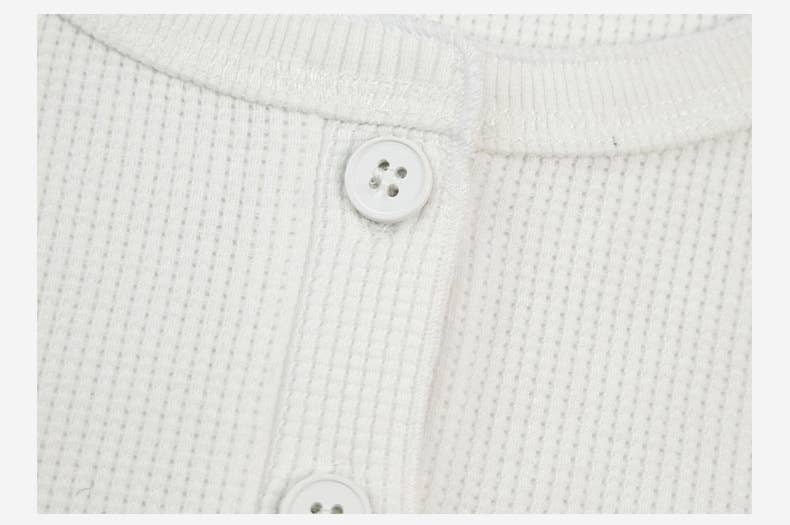 Waffle round-neck semi-open long-sleeved T-shirt