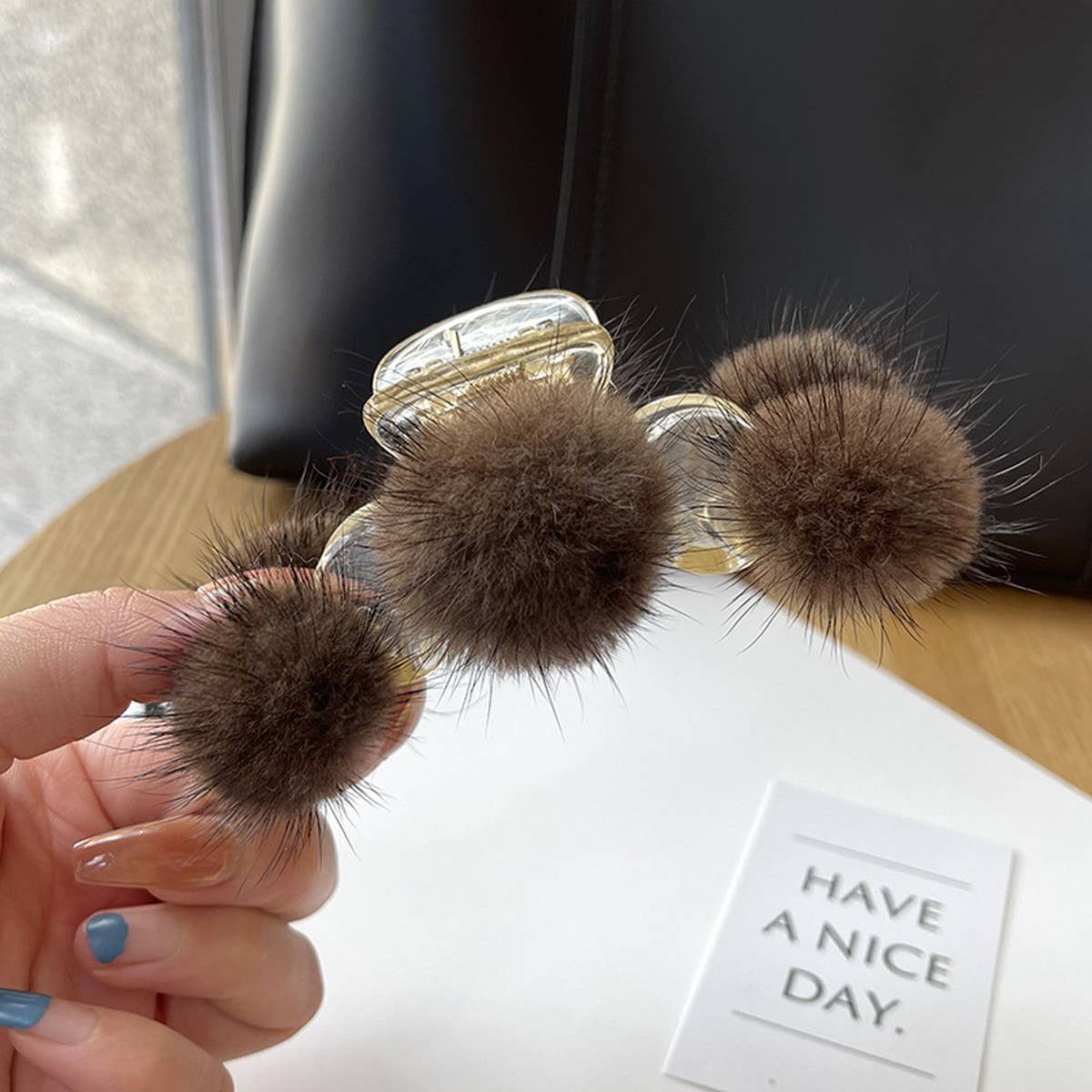 TEMPERAMENT REAL MINK FUR PLUSH BALL HAIRPIN