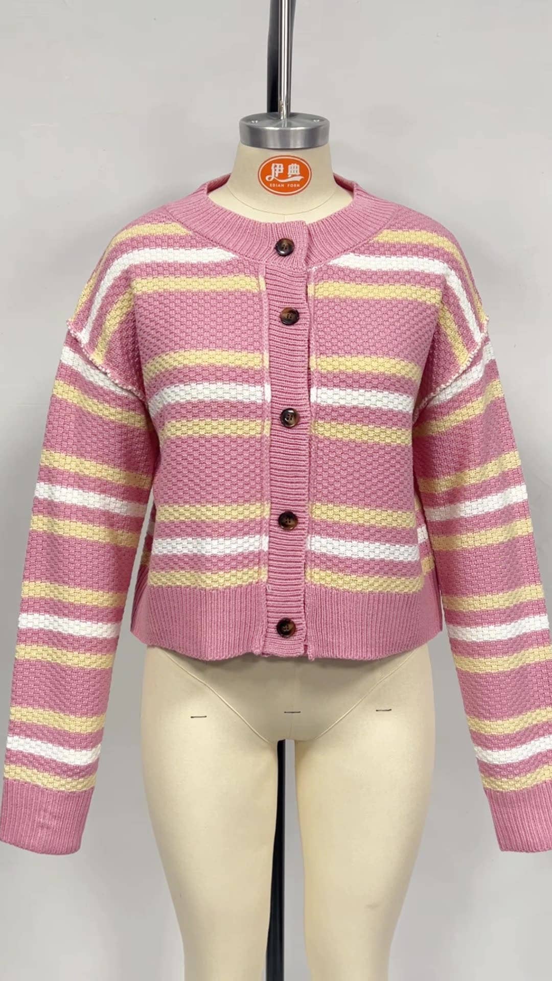 Two-color single-breasted short knitted cardigan
