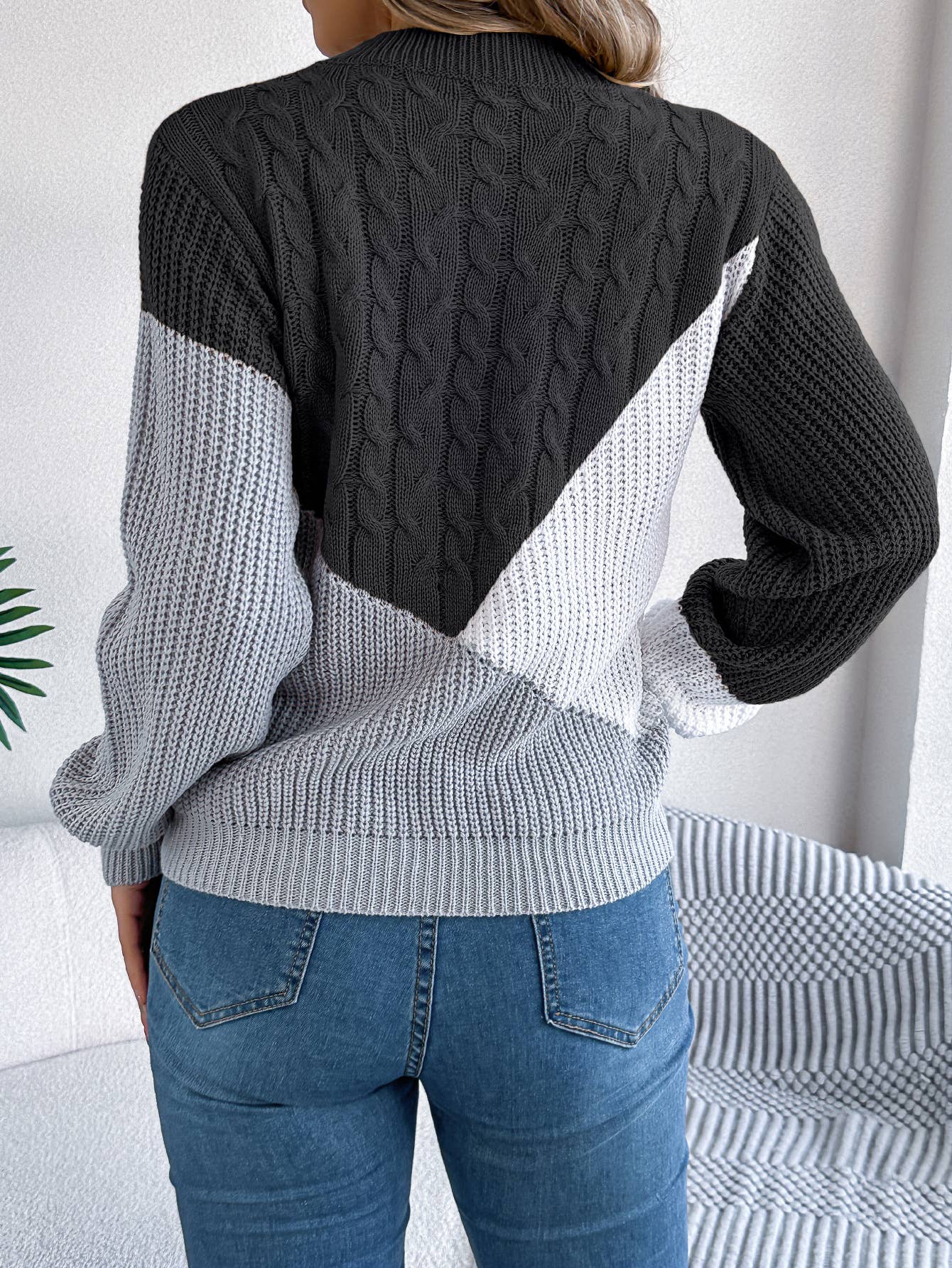 TWIST KNIT LONG-SLEEVED PULLOVER SWEATER