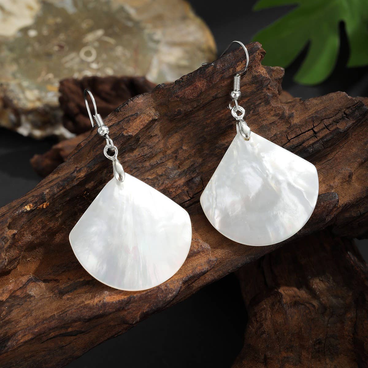 NEW FAN SHAPE NATURAL WHITE SHELL EARRINGS