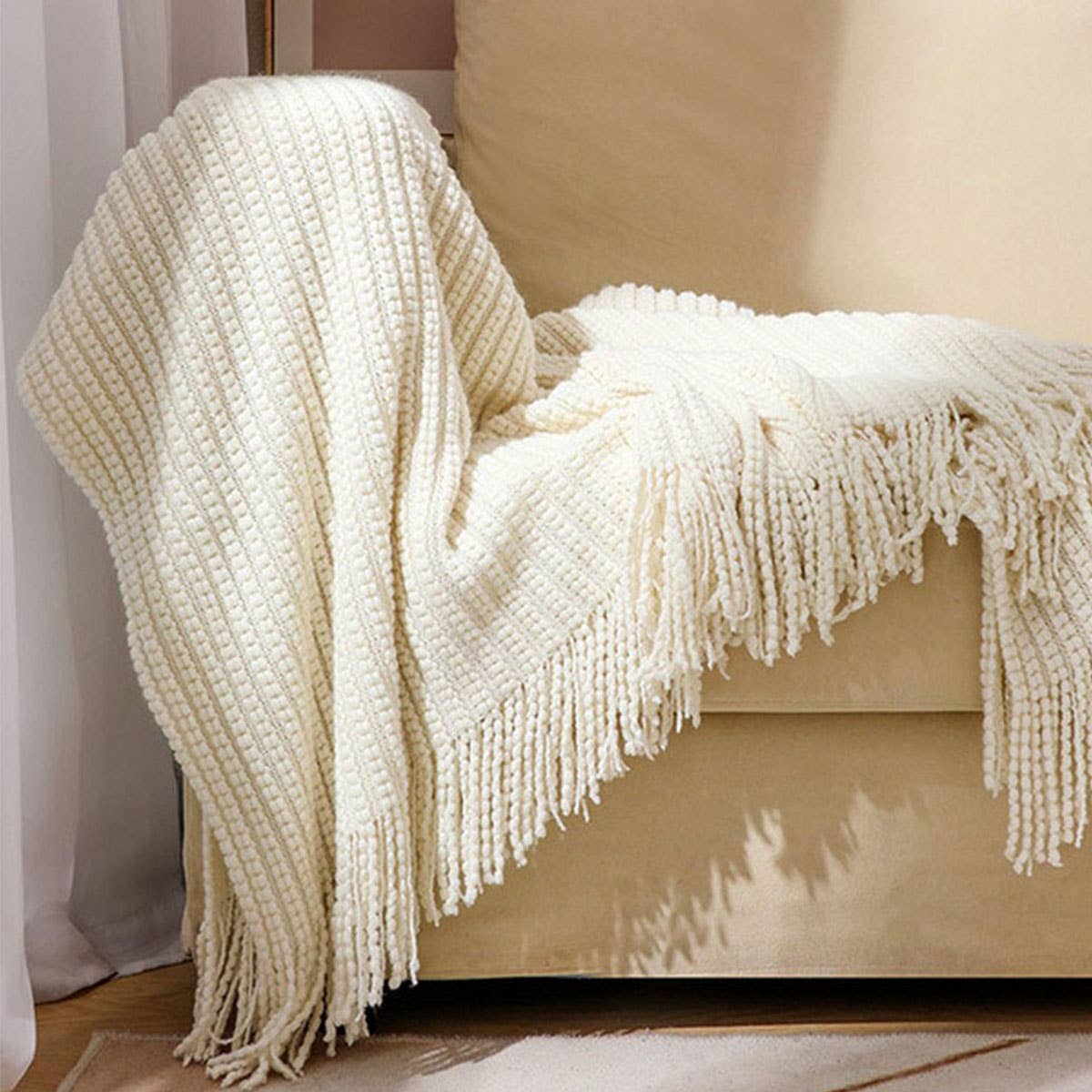 KNITTED SOFT BLANKET WITH TASSELS